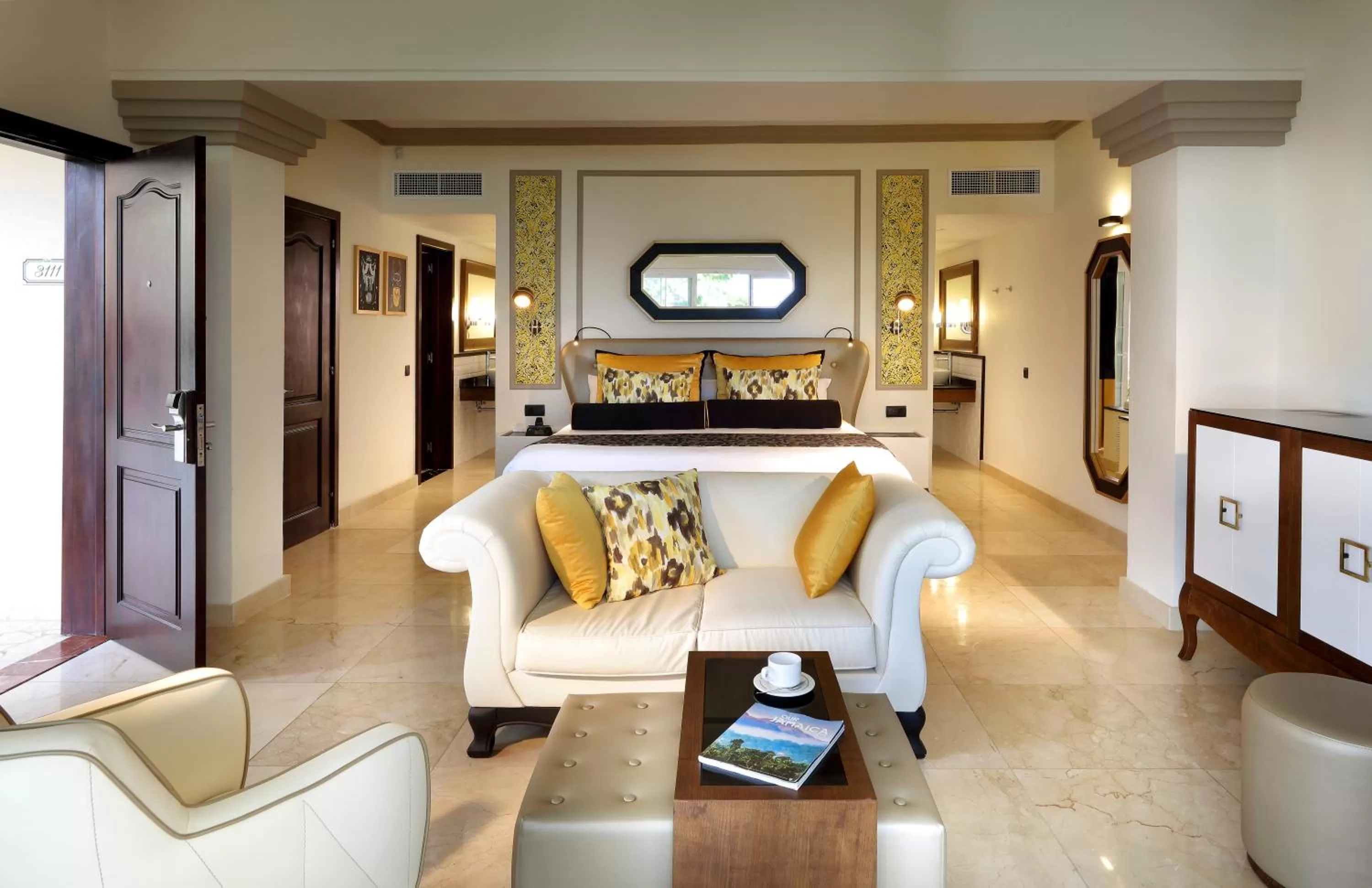 Living room in Grand Palladium Lady Hamilton Resort & Spa - All Inclusive