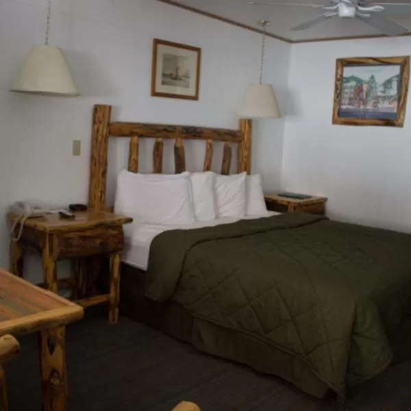 Bed in Georgetown Mountain Inn