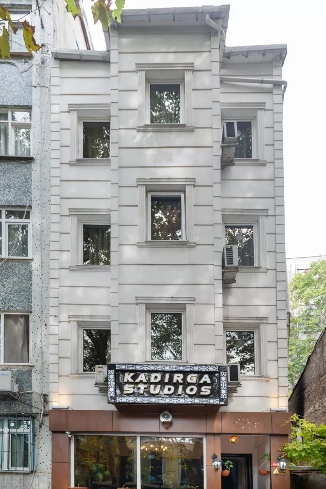 Property building in Kadirga Studios