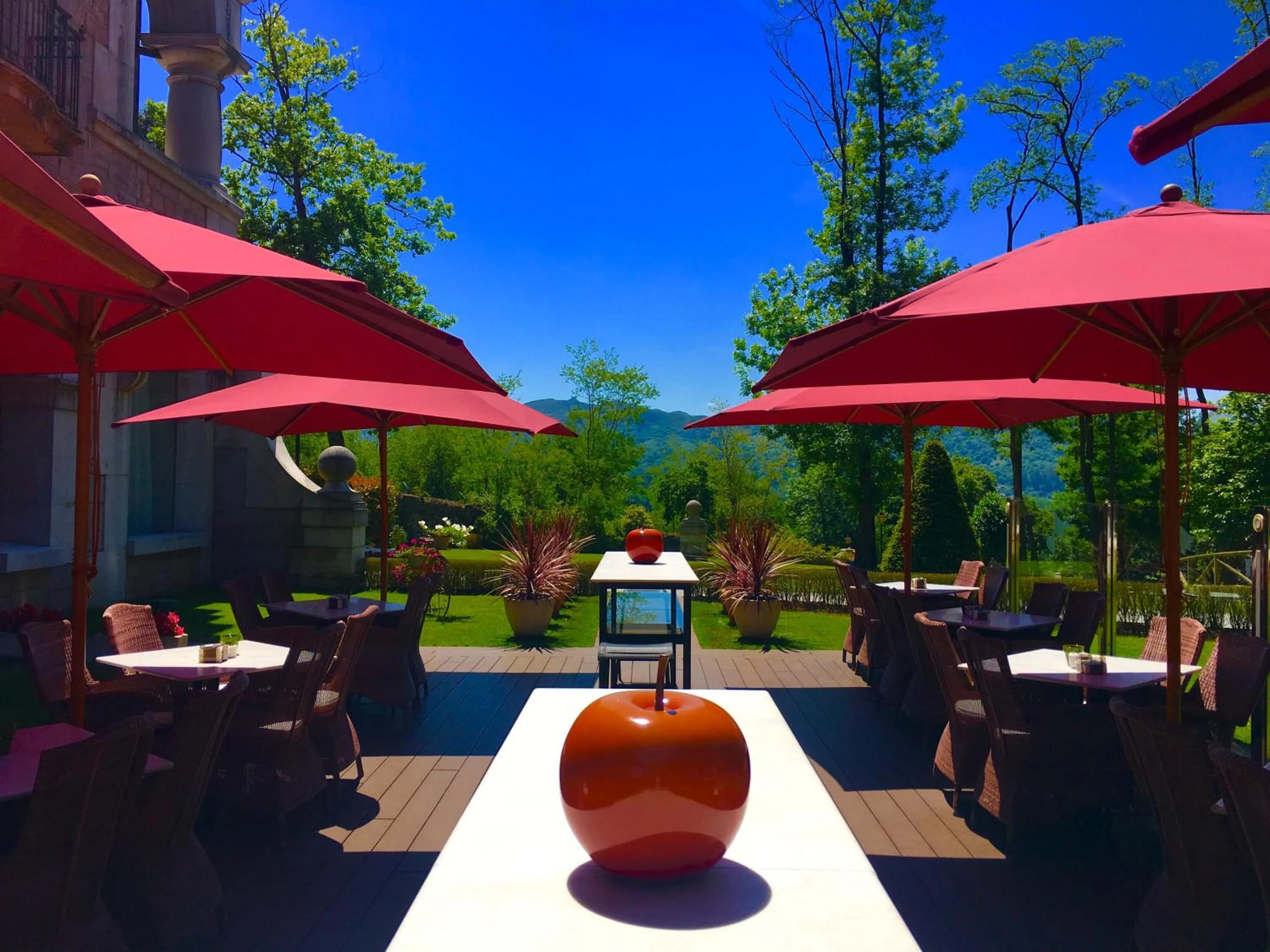 Restaurant/places to eat in Castillo Del Bosque La Zoreda