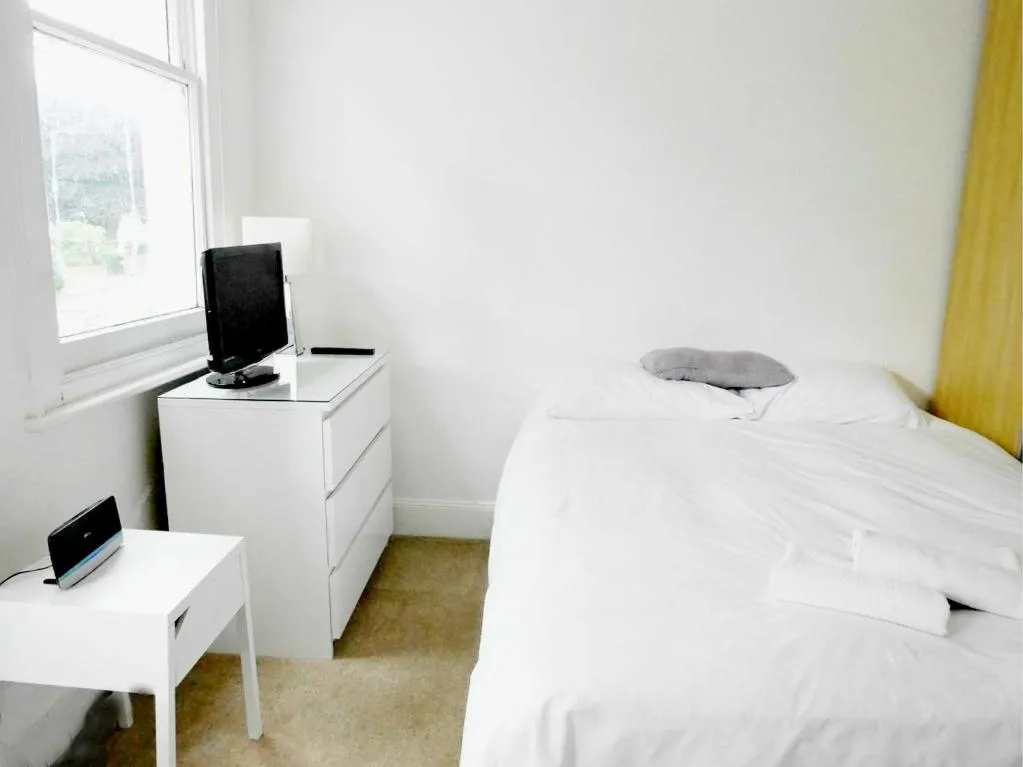 Standard Studio in Kew Studios and Rooms
