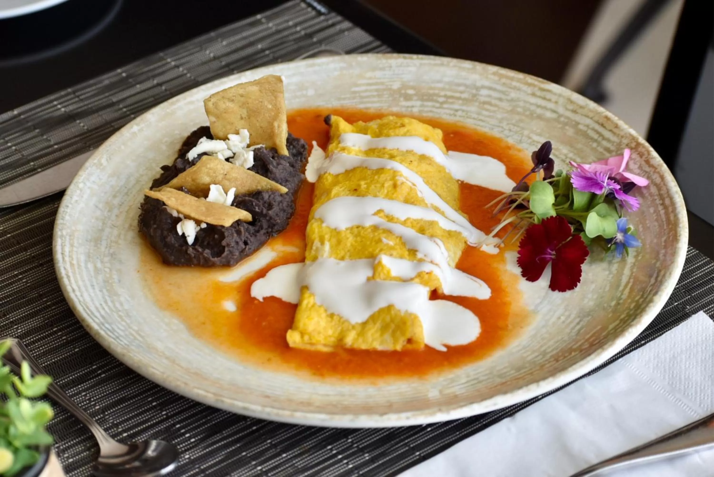 Restaurant/places to eat in Hilton Queretaro