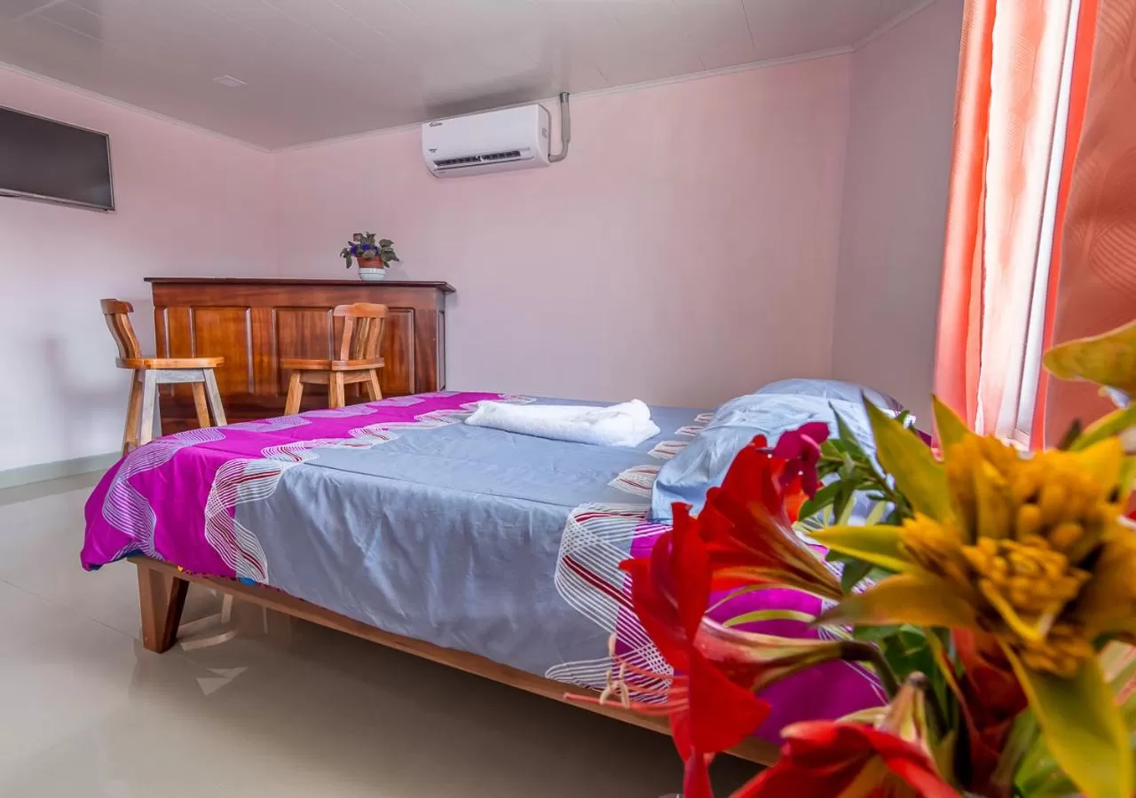 Bedroom, Bed in Hotel La Cascada