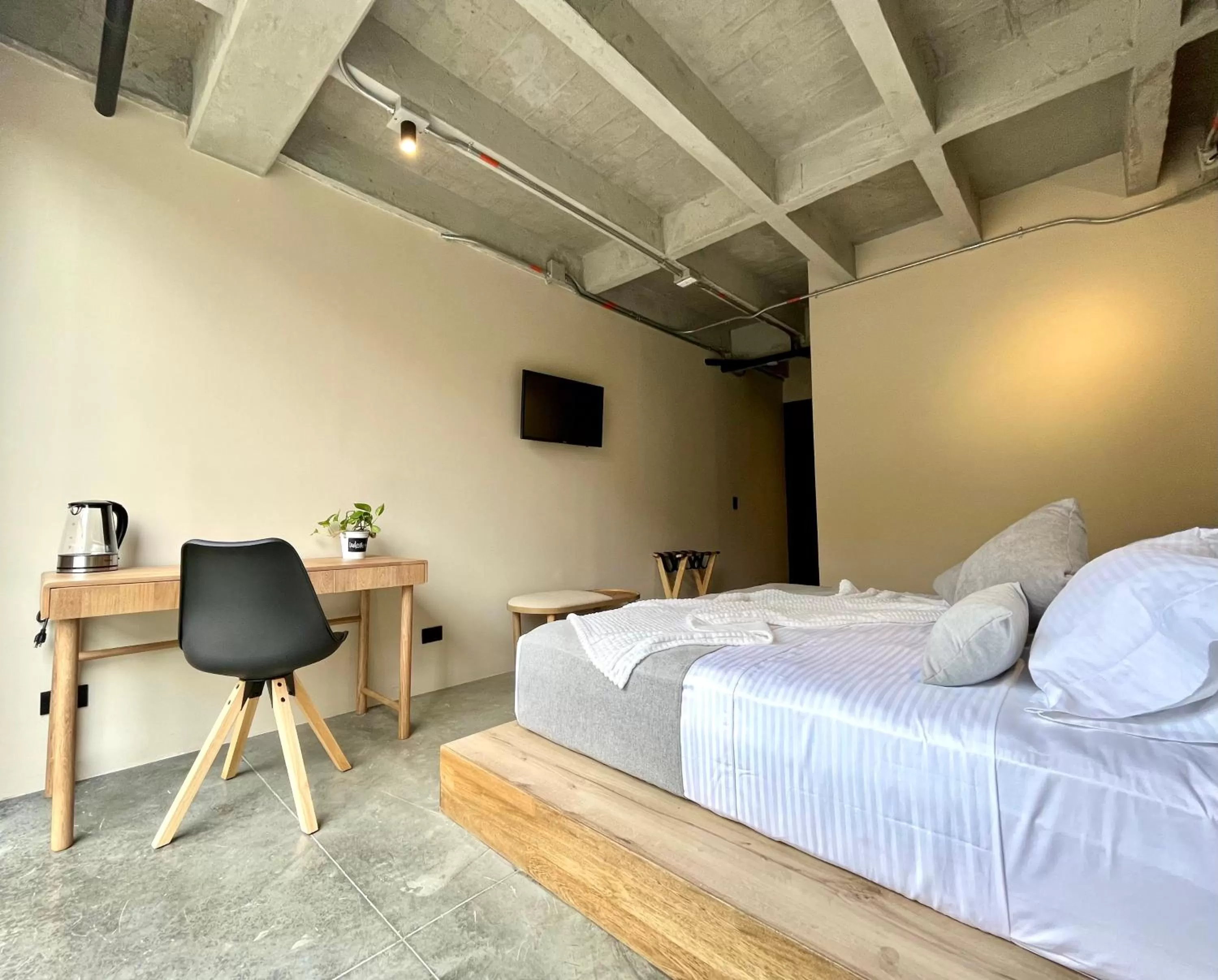 TV and multimedia, Bed in Beminimal Hotel