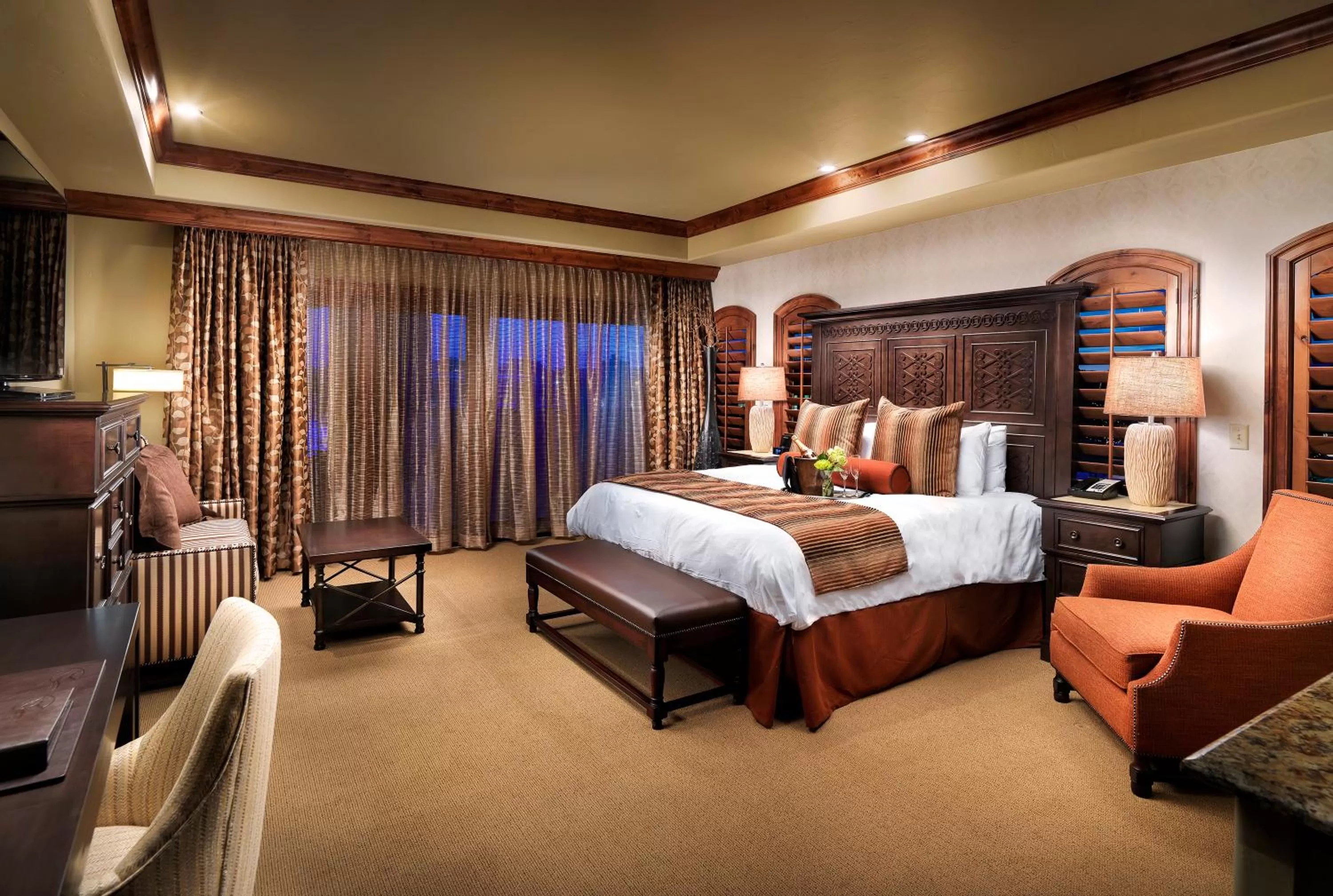 Bedroom, Bed in Flying Horse Resort & Club