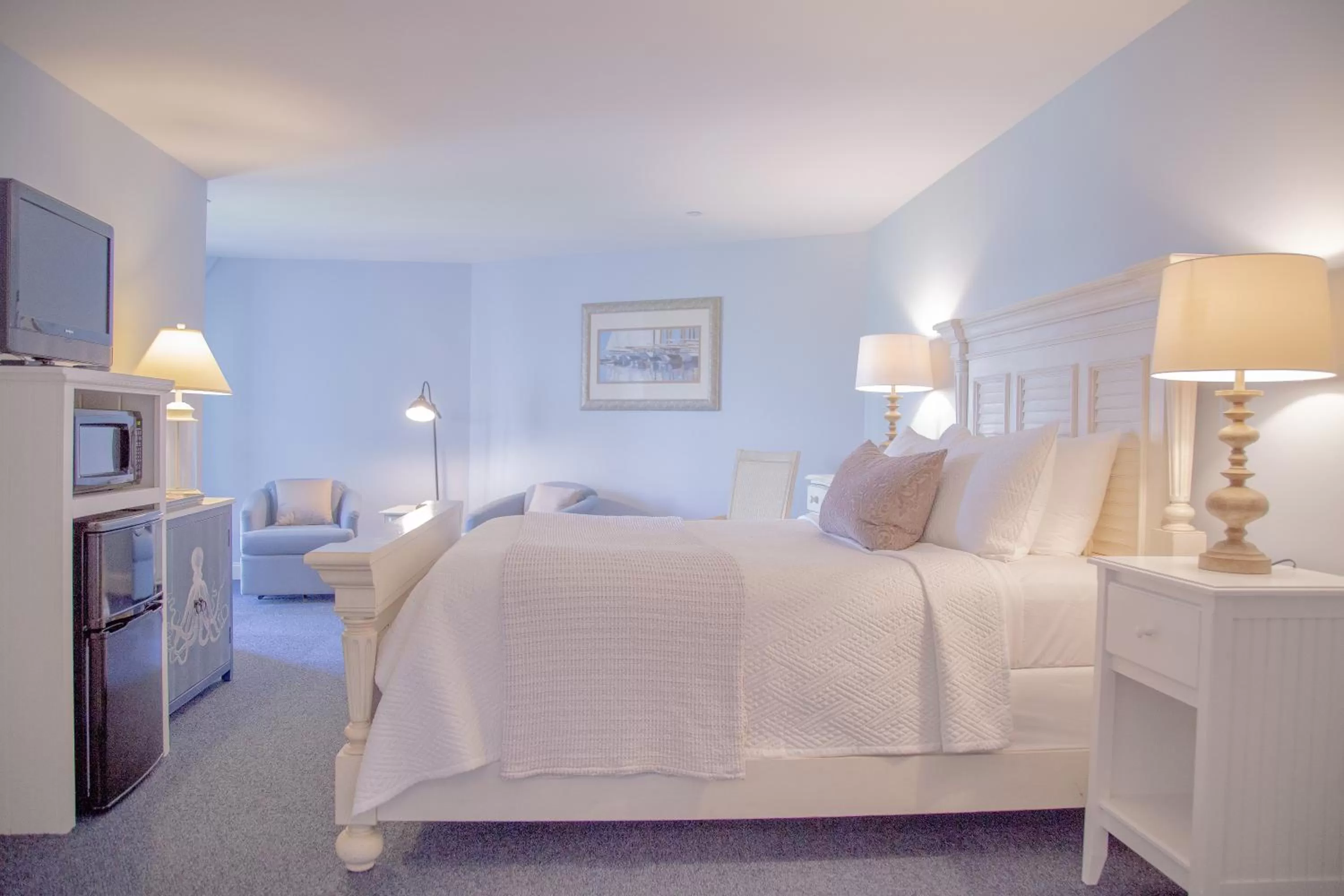 Bed in Sheepscot Harbour Village Resort