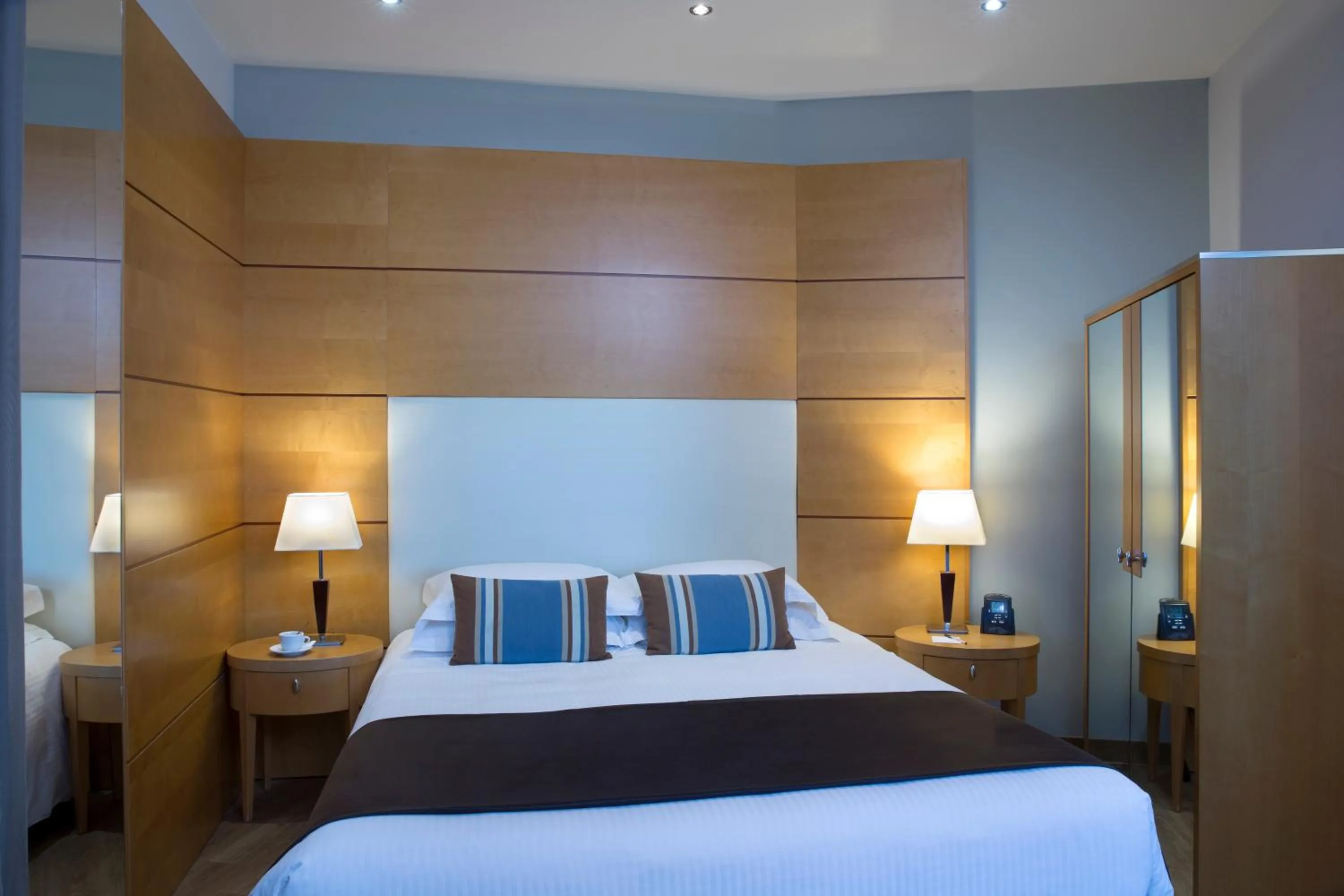 Bedroom, Bed in Zeus Essence Dolce by Wyndham Milan Malpensa