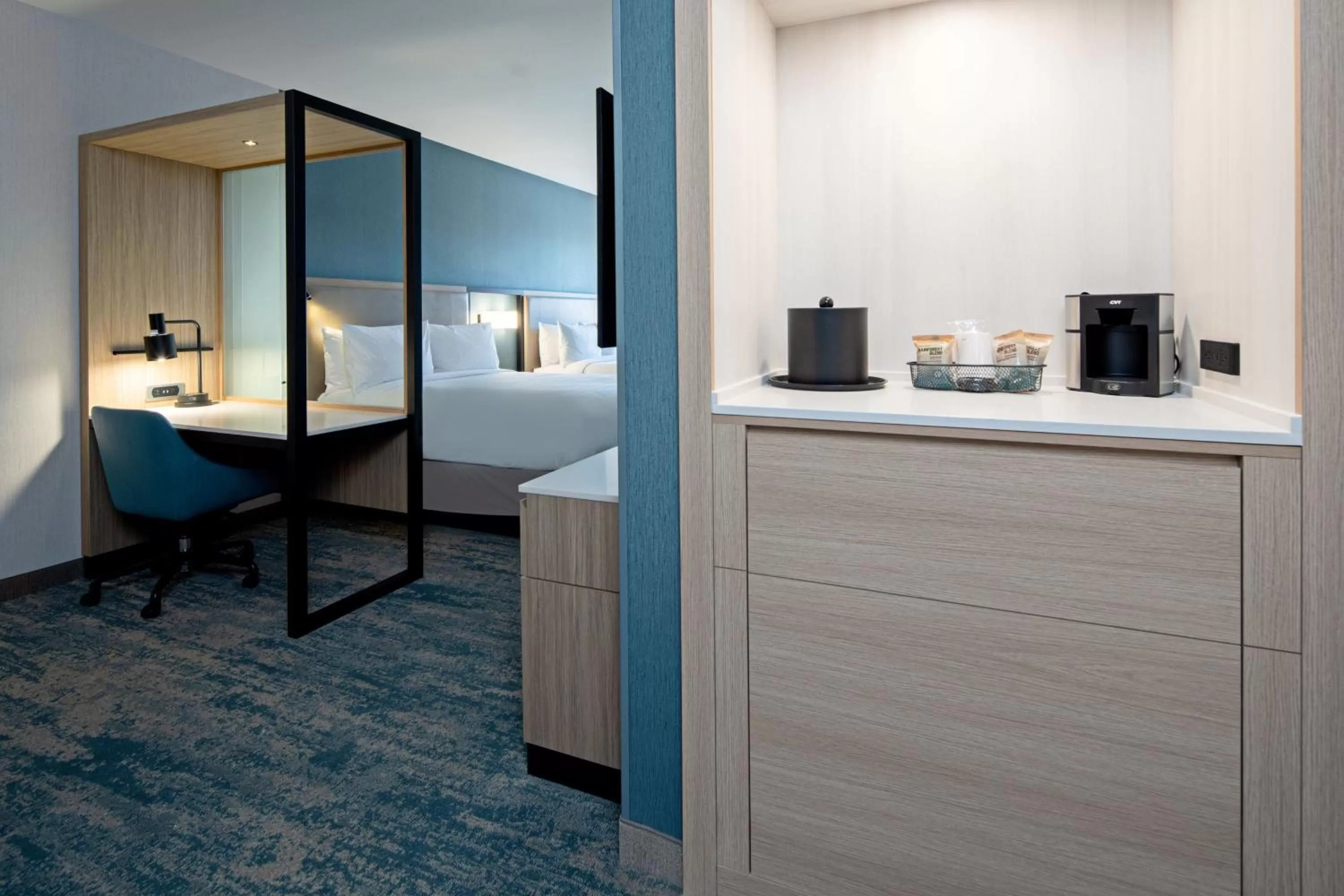Bedroom, Bed in SpringHill Suites by Marriott Valencia