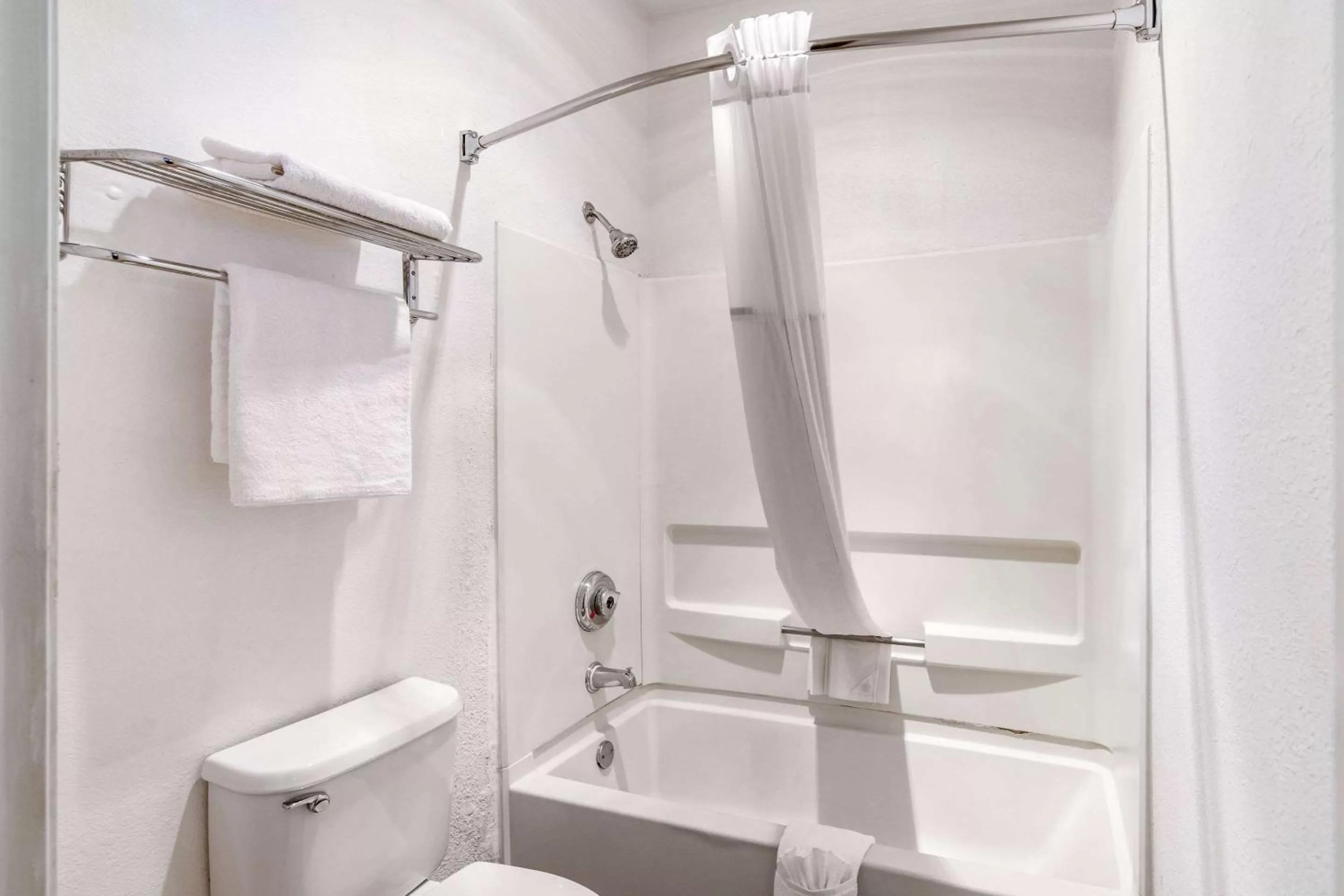 Standard King Room - Non-Smoking  in Quality Inn & Suites Gallup I-40 Exit 20