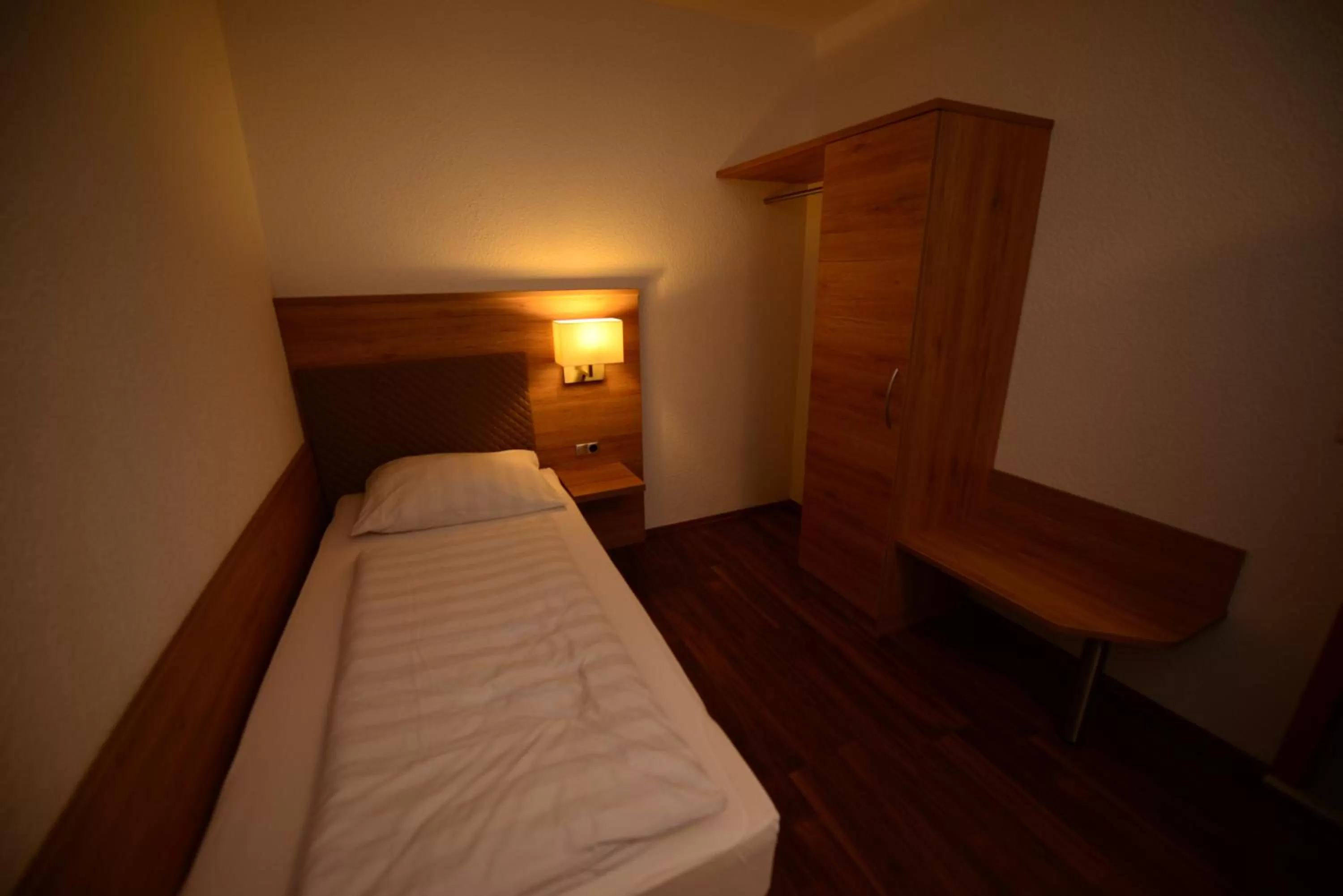 Bed in Hotel Linde Stuttgart