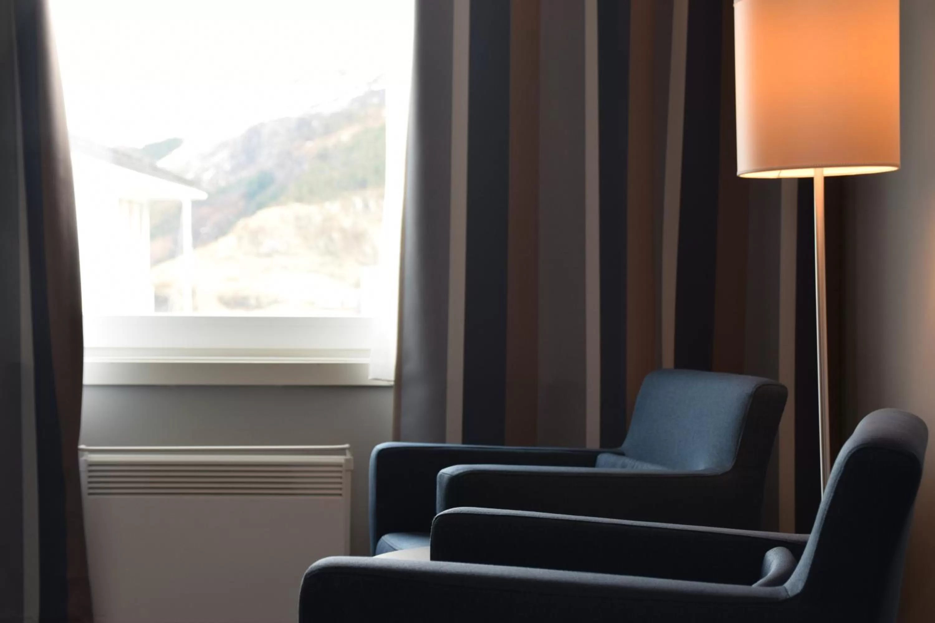 Seating area in Thon Hotel Måløy