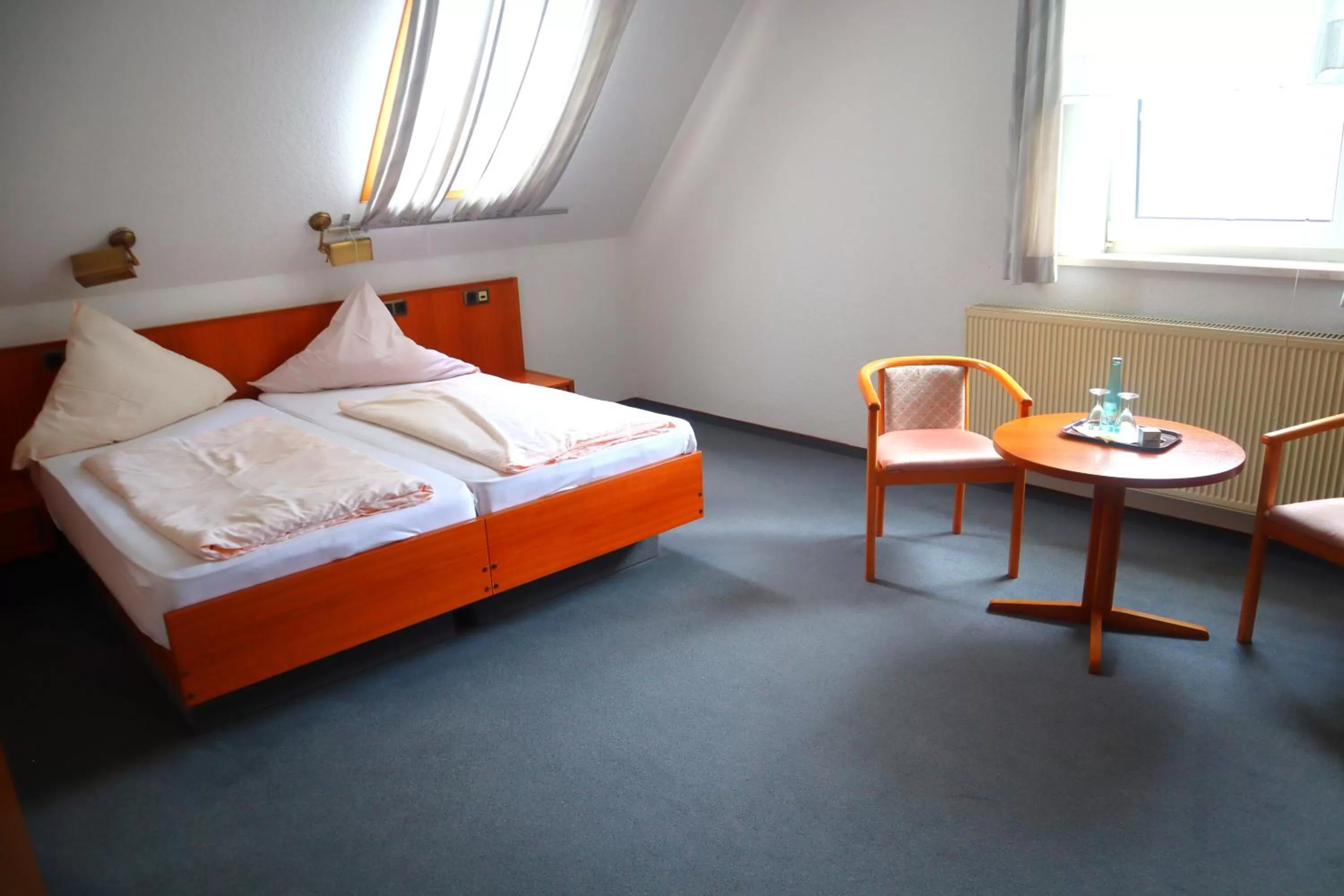 Photo of the whole room, Bed in Pension Zur Harburg