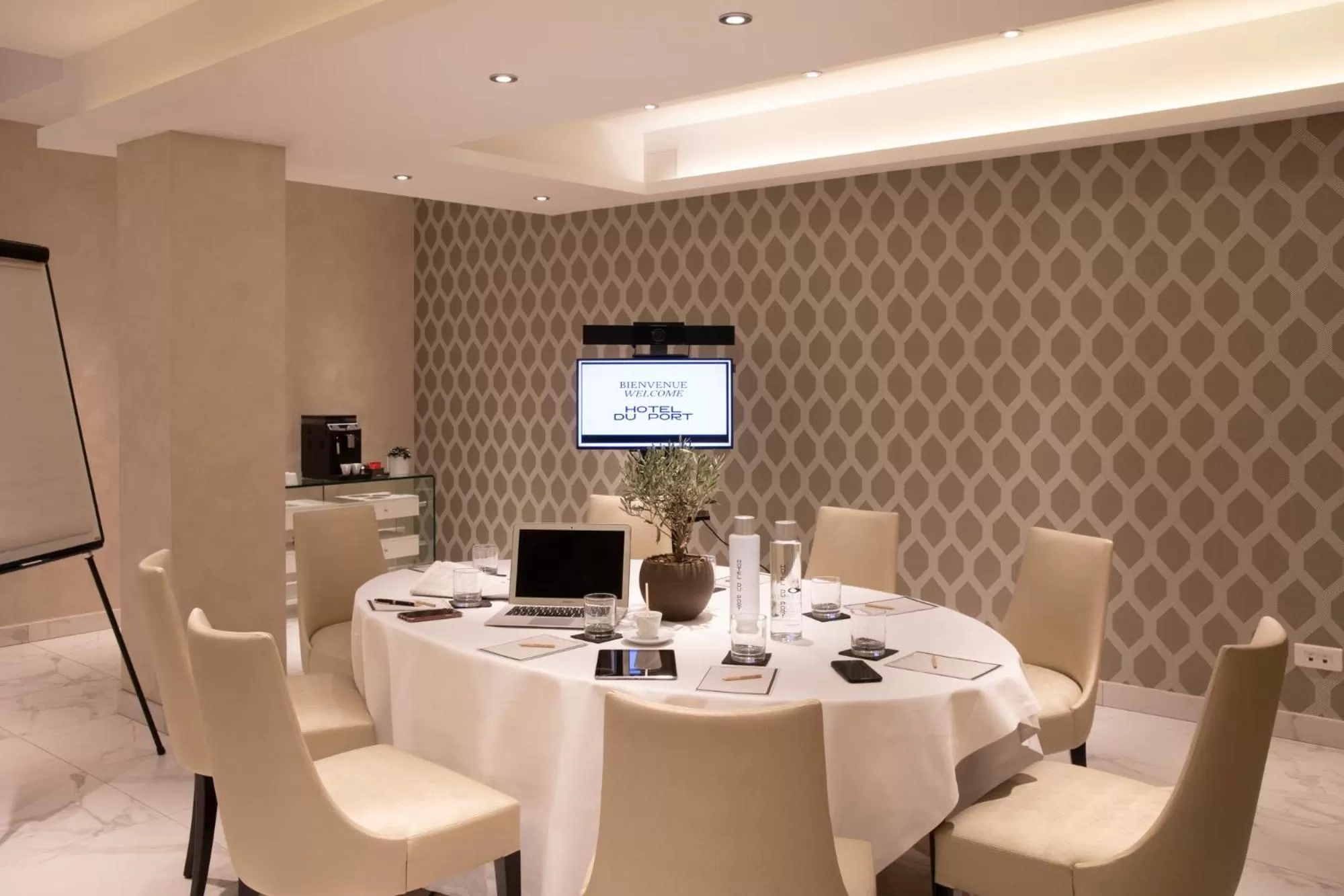 Meeting/conference room in Hôtel du Port