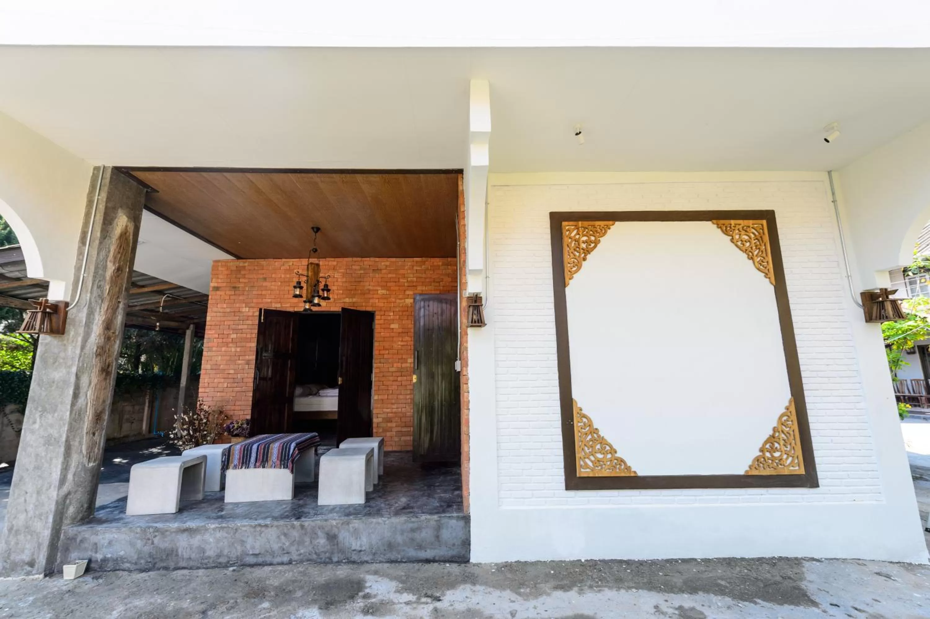 Property building in Huan Amphan