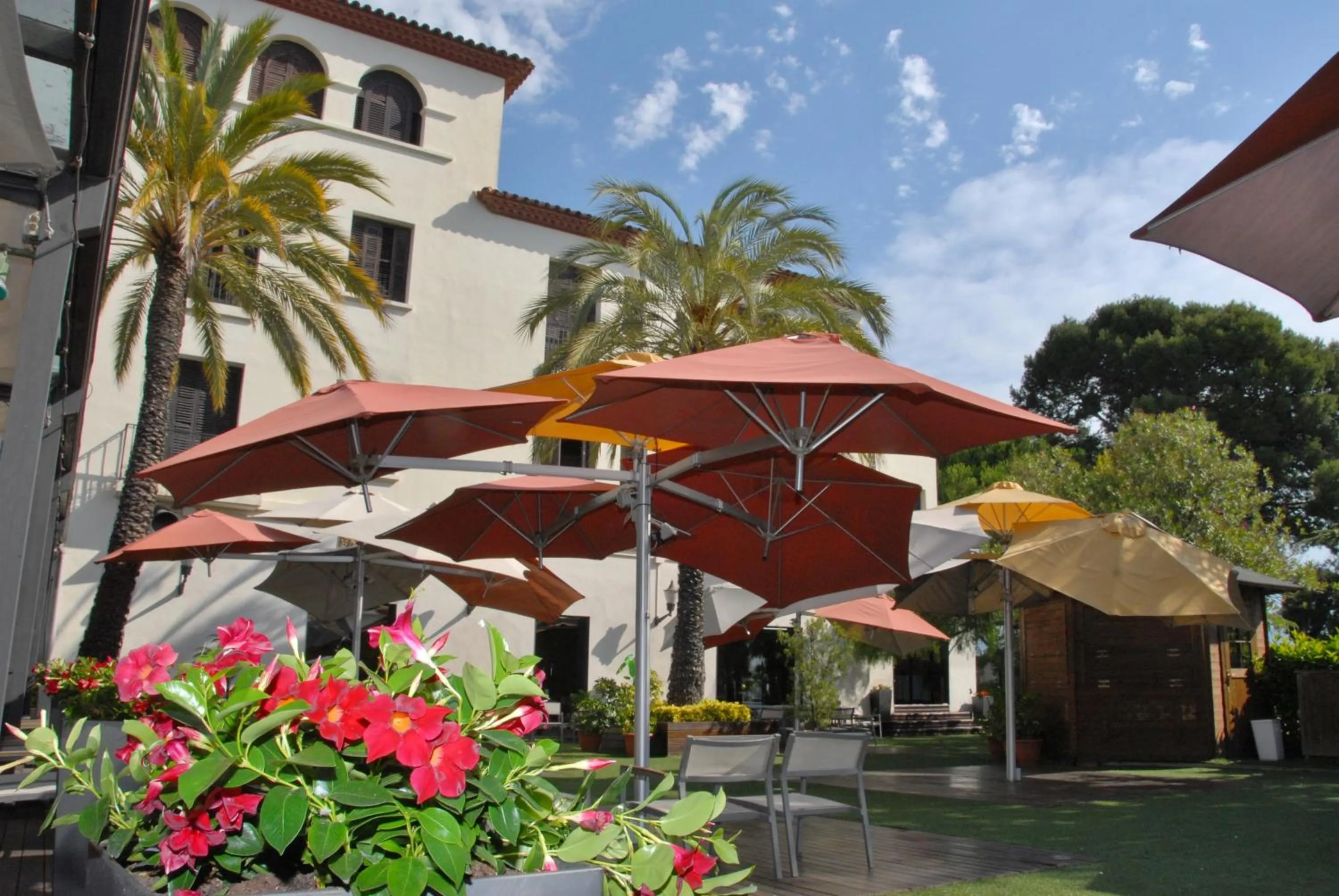 Facade/entrance in Hotel El Castell