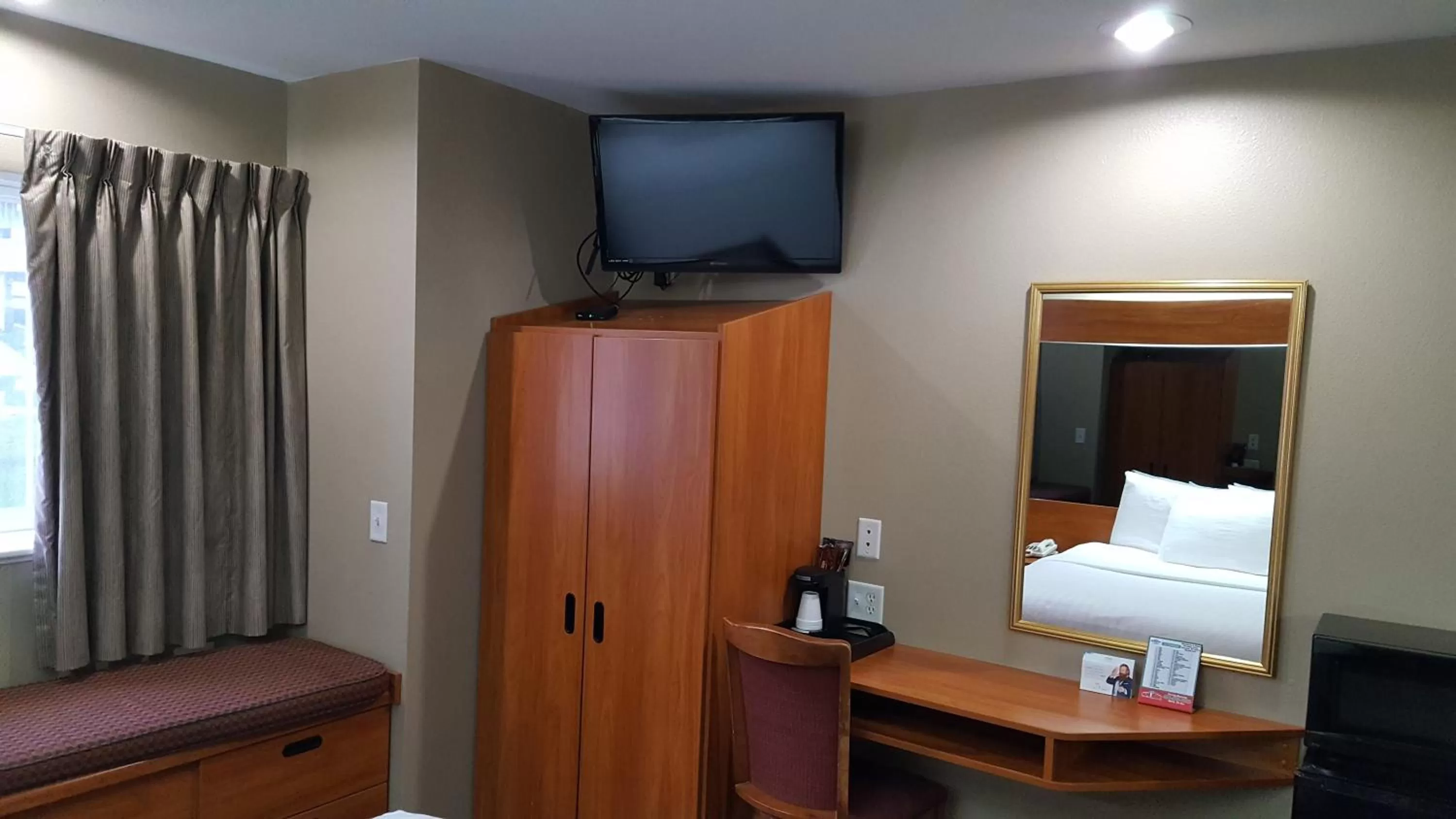 Photo of the whole room, Bed in Microtel Inn & Suites by Wyndham Bozeman