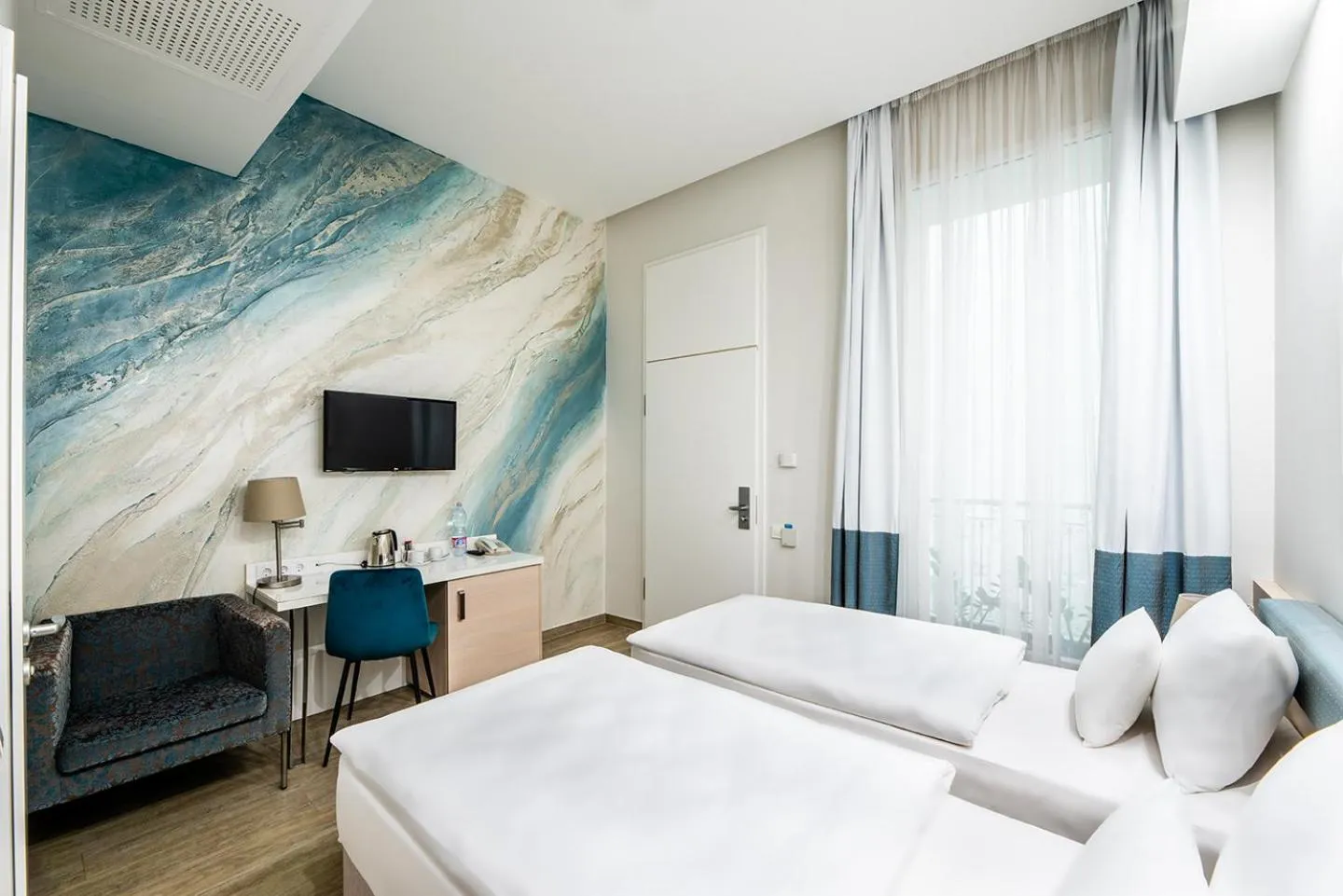 Photo of the whole room, Bed in Atrium Fashion Hotel