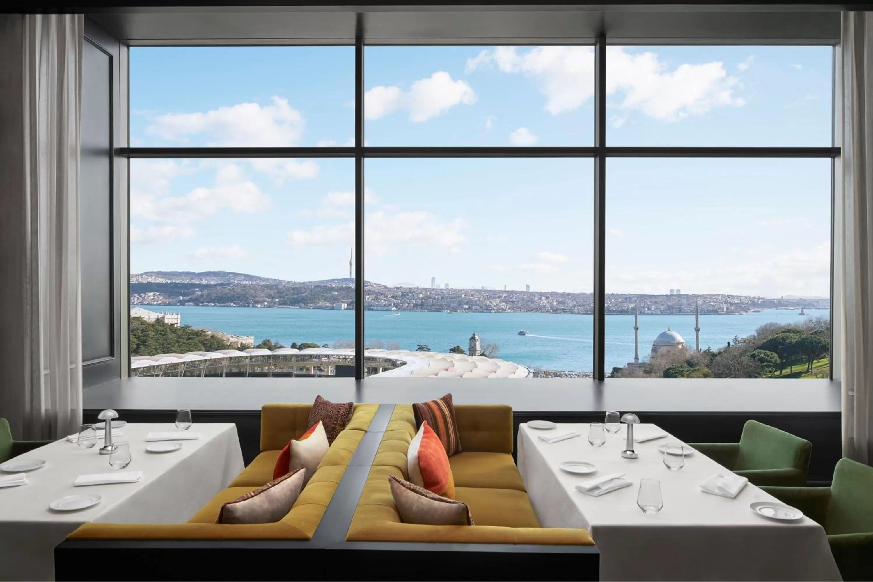 Restaurant/places to eat in The Ritz-Carlton, Istanbul at the Bosphorus
