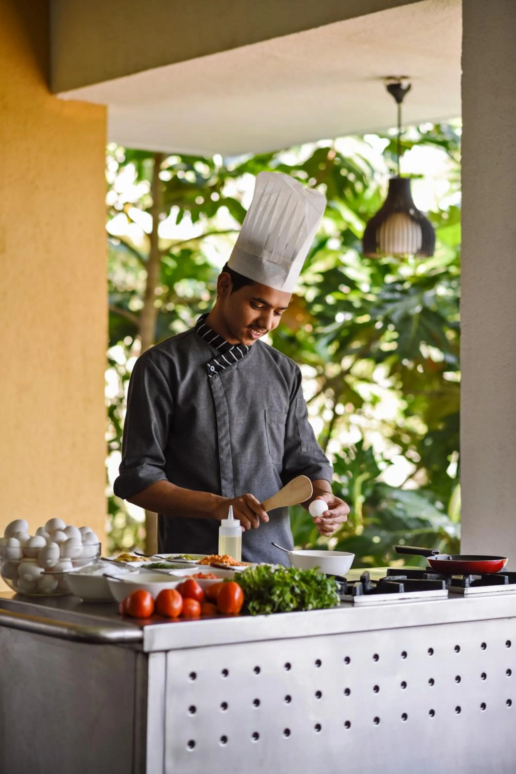 Restaurant/places to eat in The Fern Samali Resort