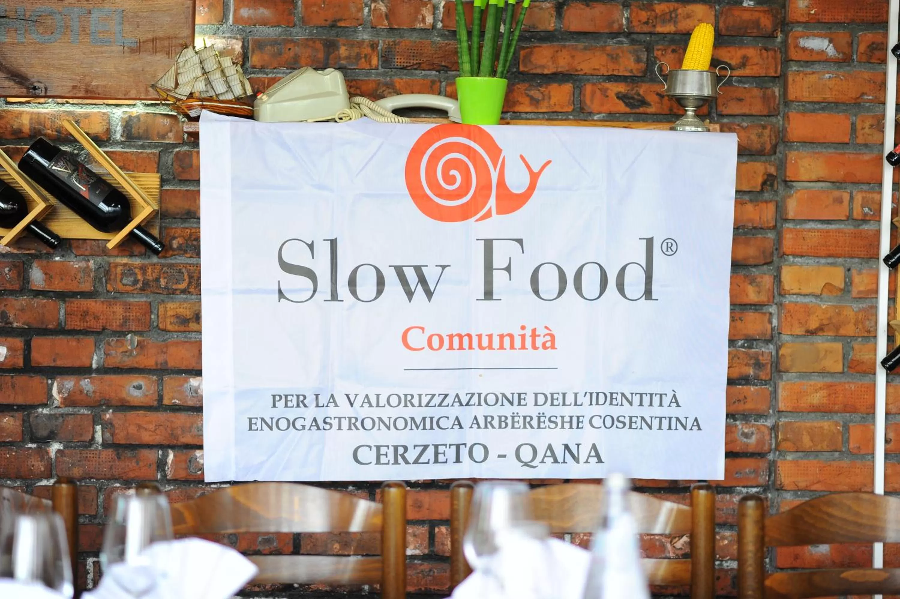 "Frogs House" Hotel & Restorant Slow Food