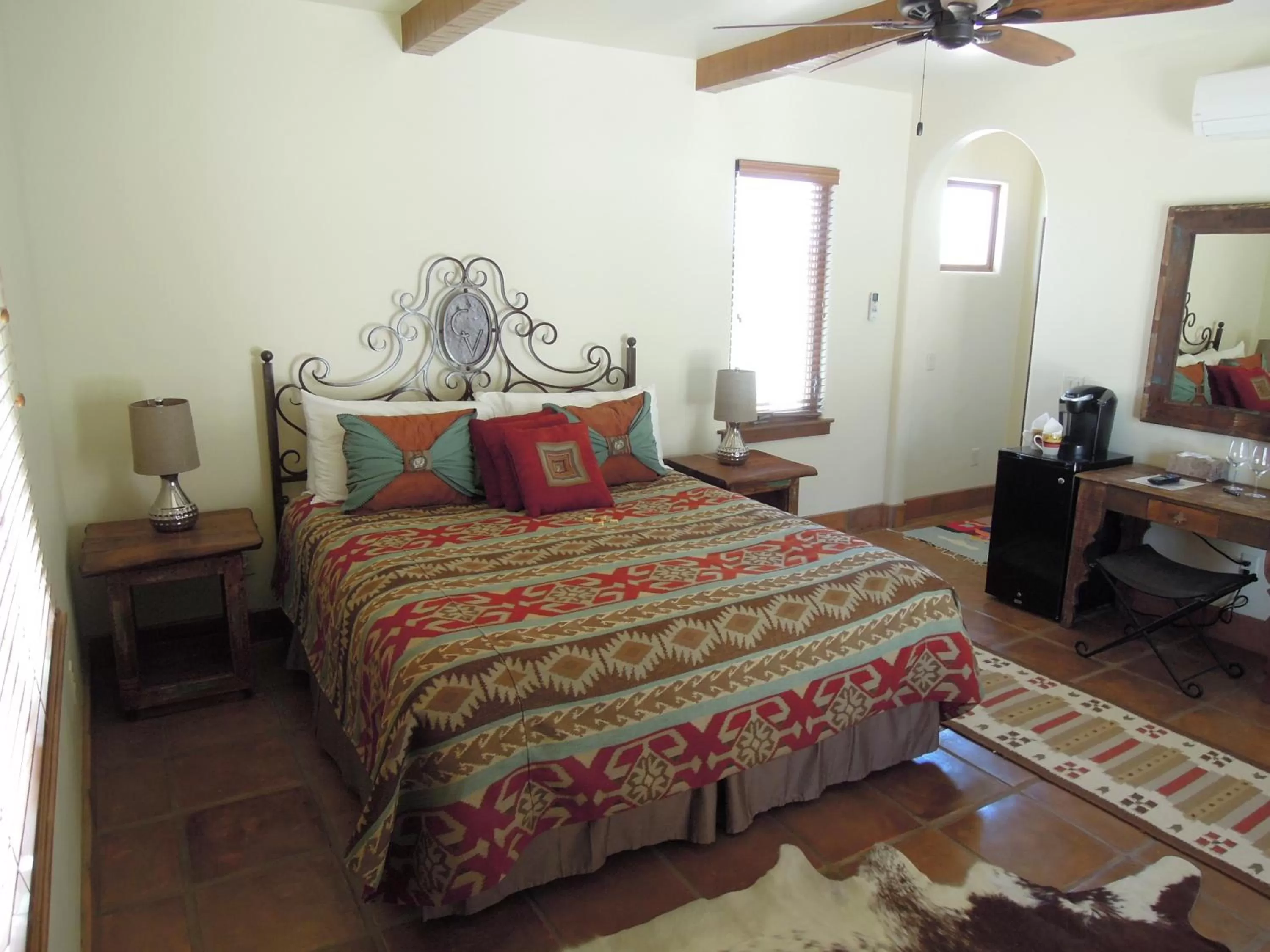 Shower, Bed in Croad Vineyards - The Inn