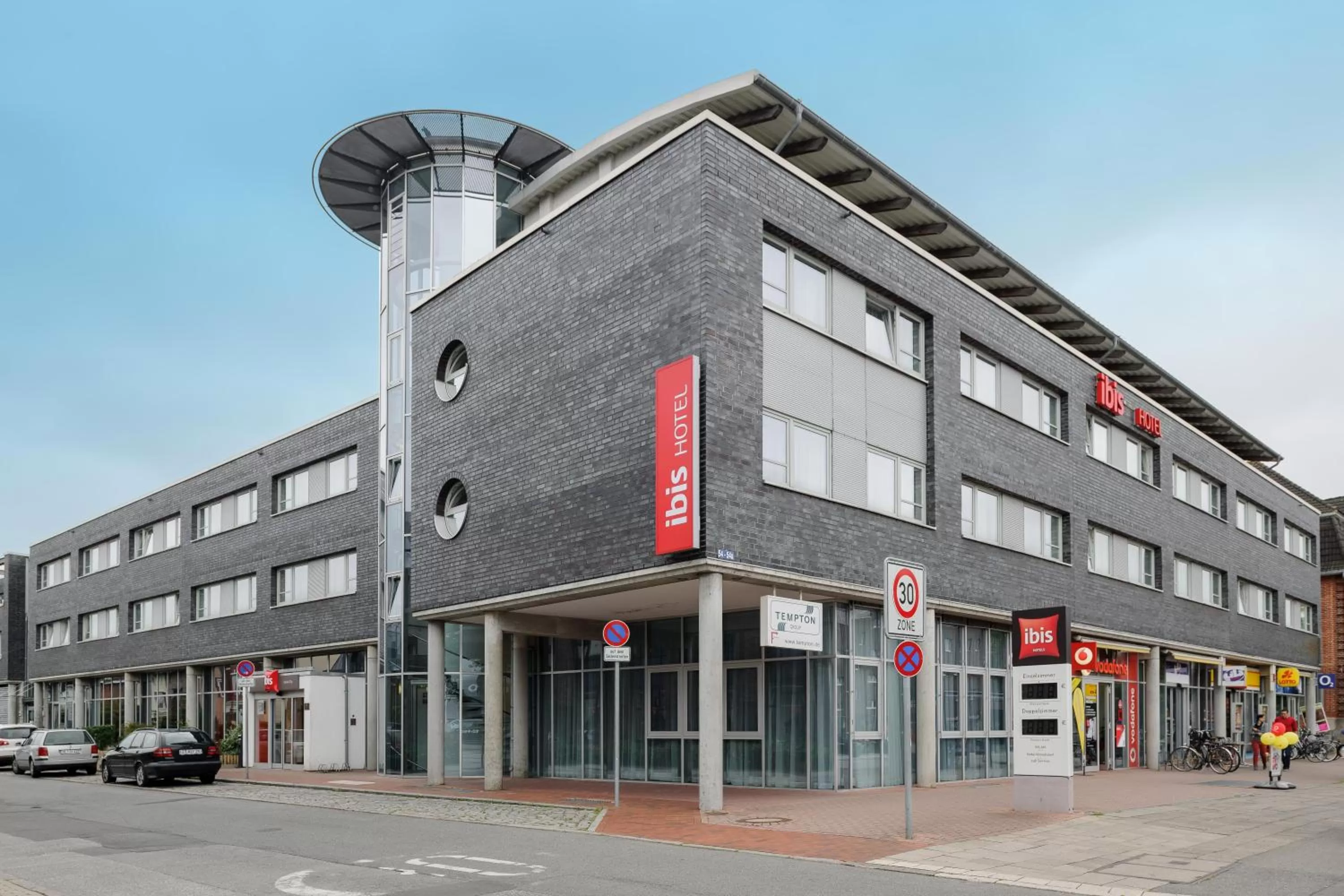 Facade/entrance in ibis Luebeck City
