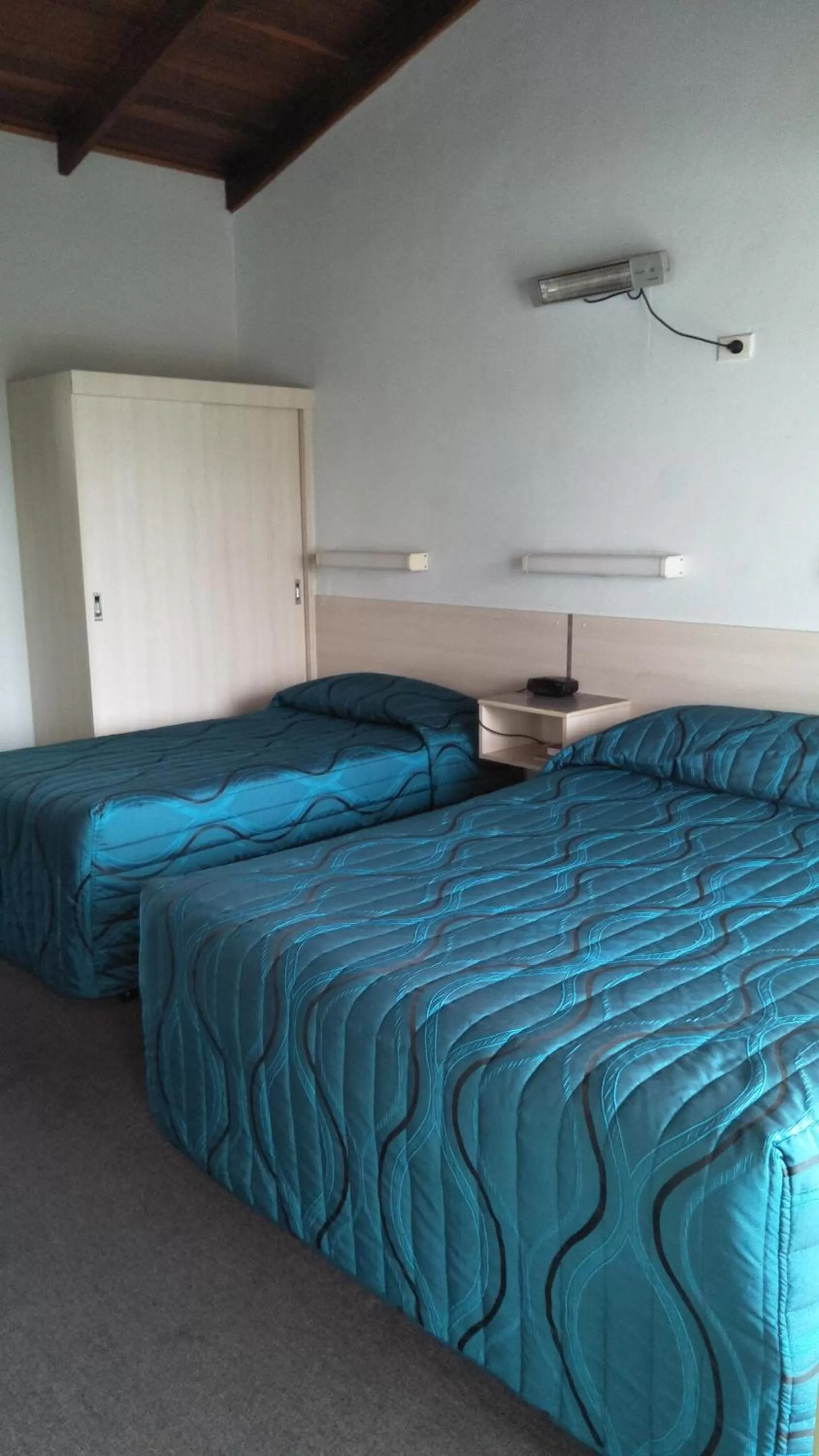 Budget Twin Room in Merimbula Gardens Motel