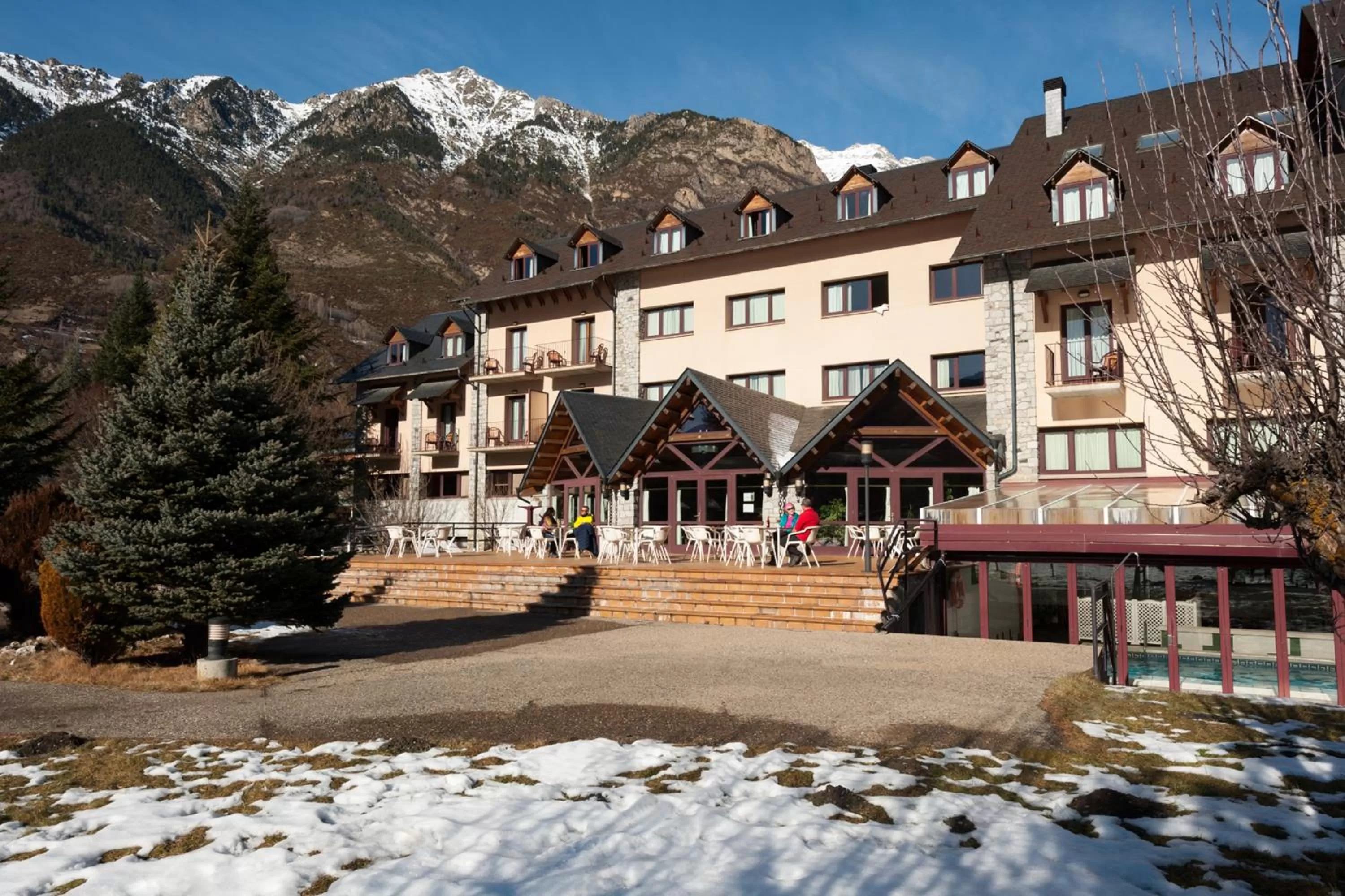 Property building in SOMMOS Hotel Benasque Spa