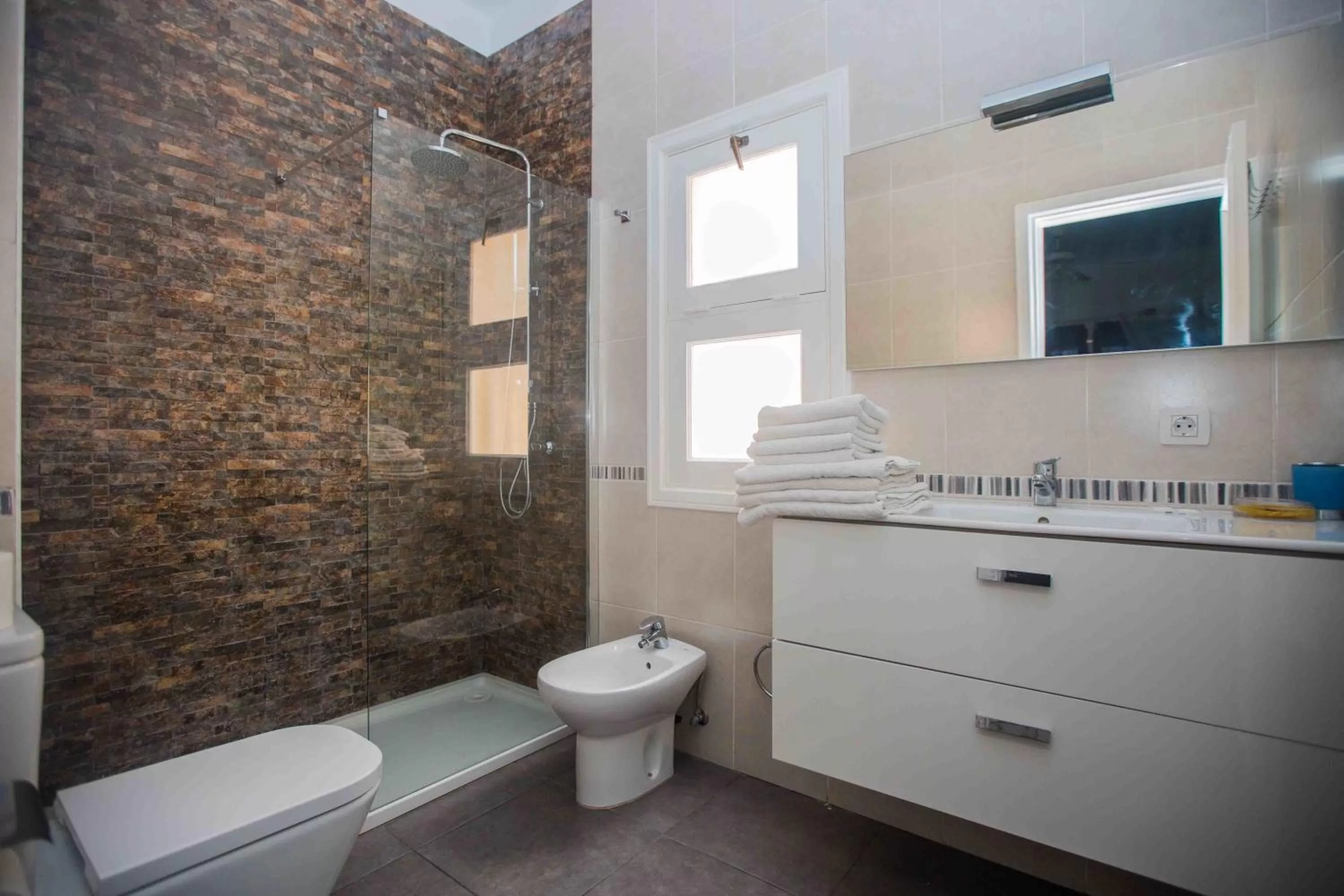 Shower in Yucca Park ApartHotel