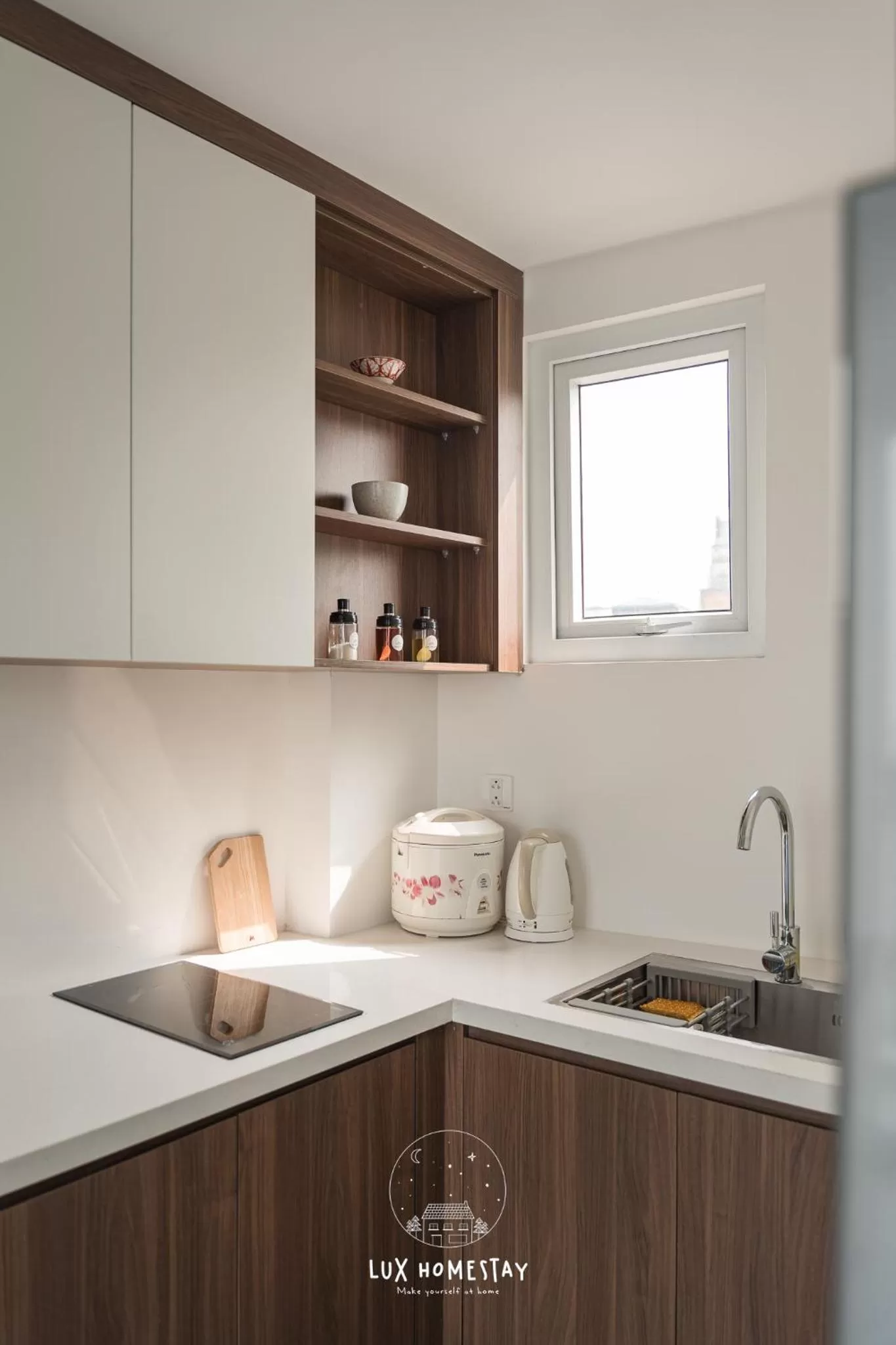 Kitchen or kitchenette in Lux Westlake Studio