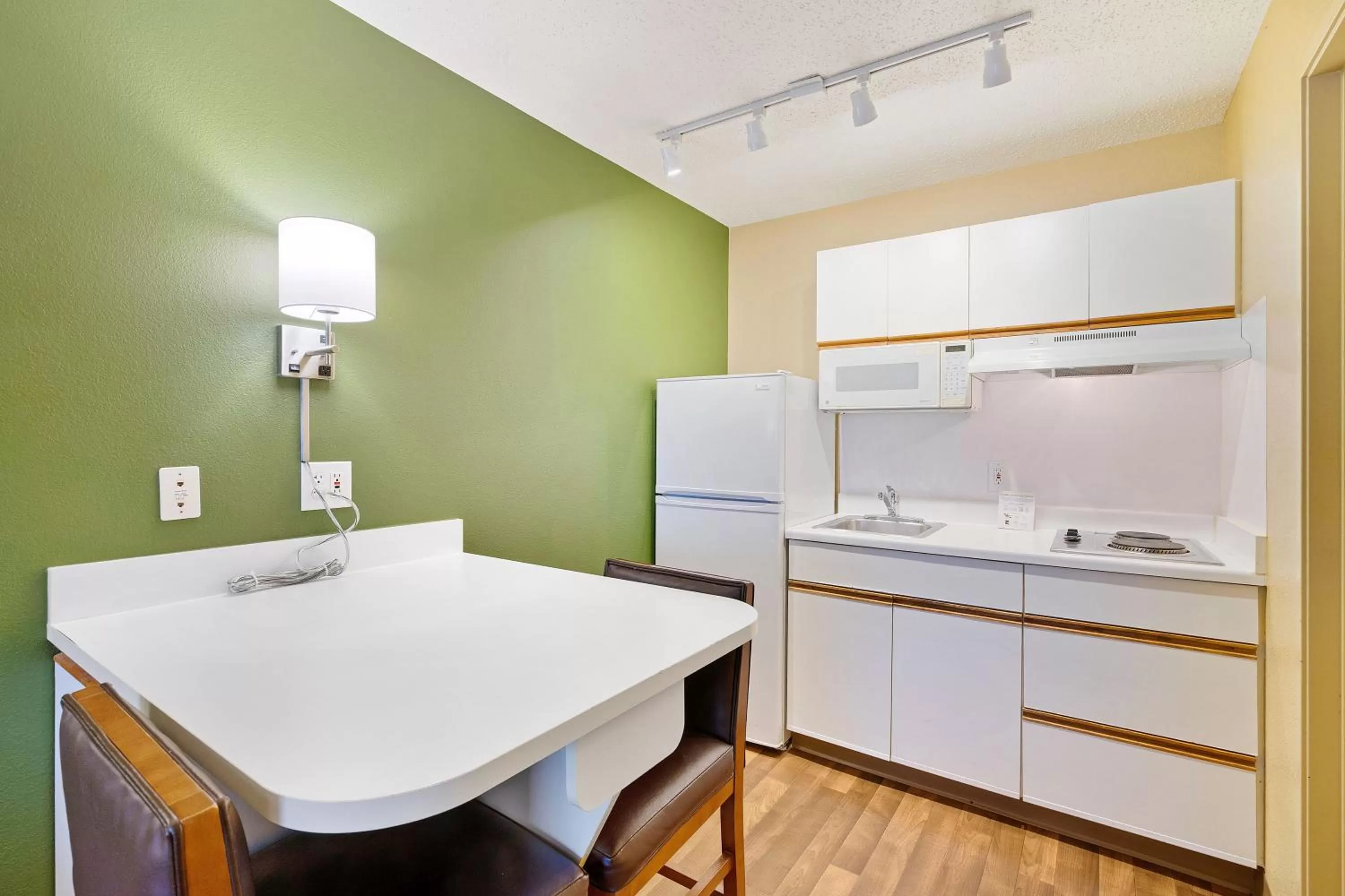 Kitchen or kitchenette in Extended Stay America Suites - Washington, DC - Reston
