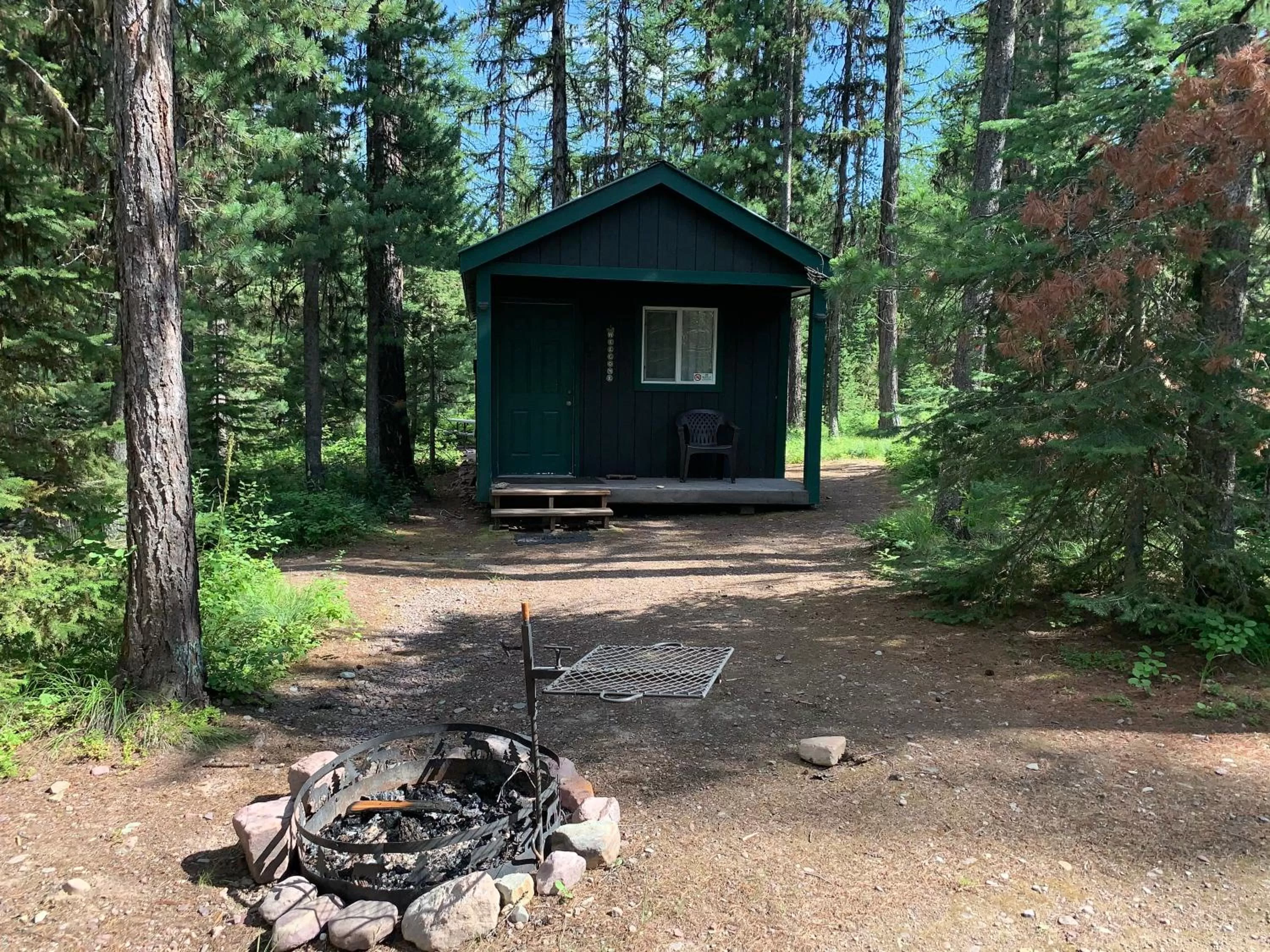 Facade/entrance in Glacier Haven Inn
