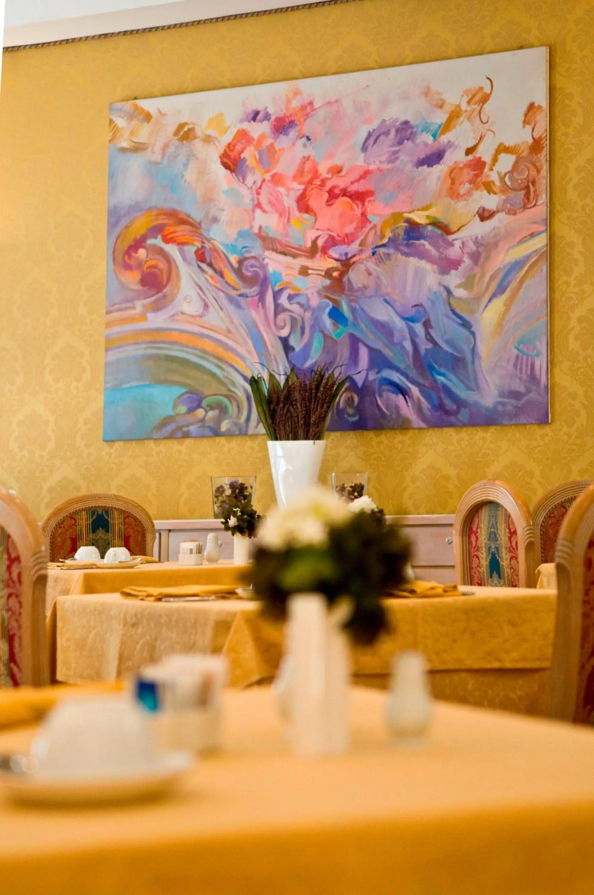 Restaurant/places to eat in Aldrovandi Residence City Suites