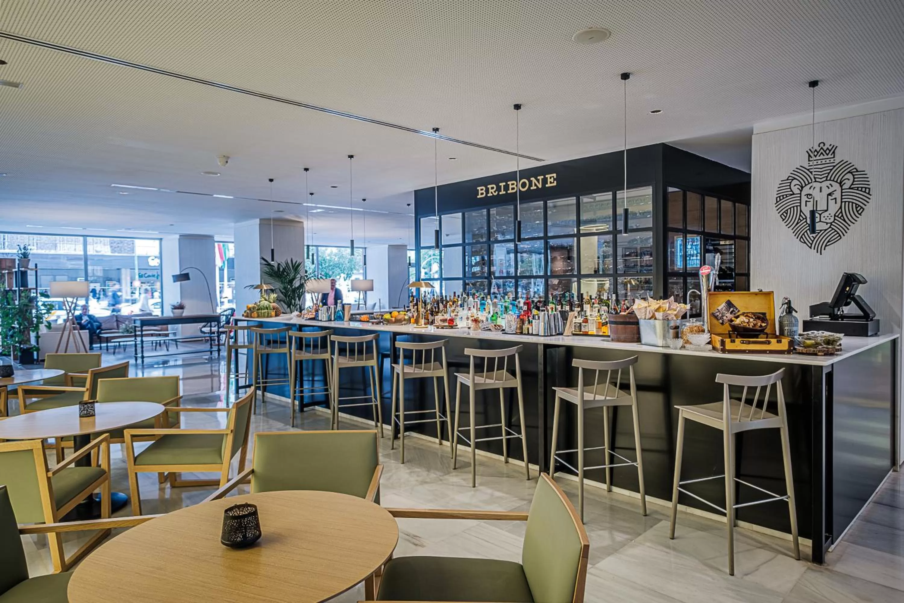 Restaurant/places to eat in Melia Lebreros