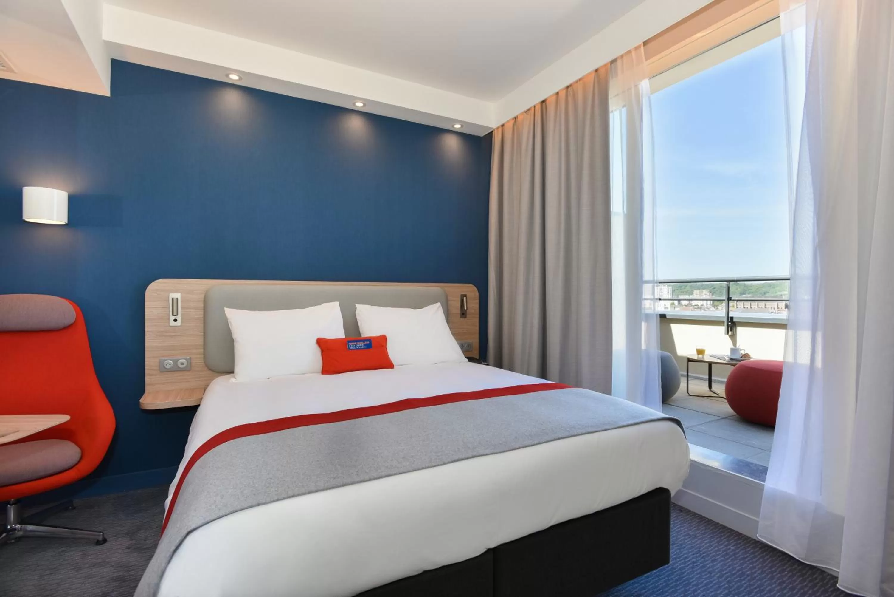 Property building, Bed in Holiday Inn Express - Rouen Centre - Rive Gauche by IHG