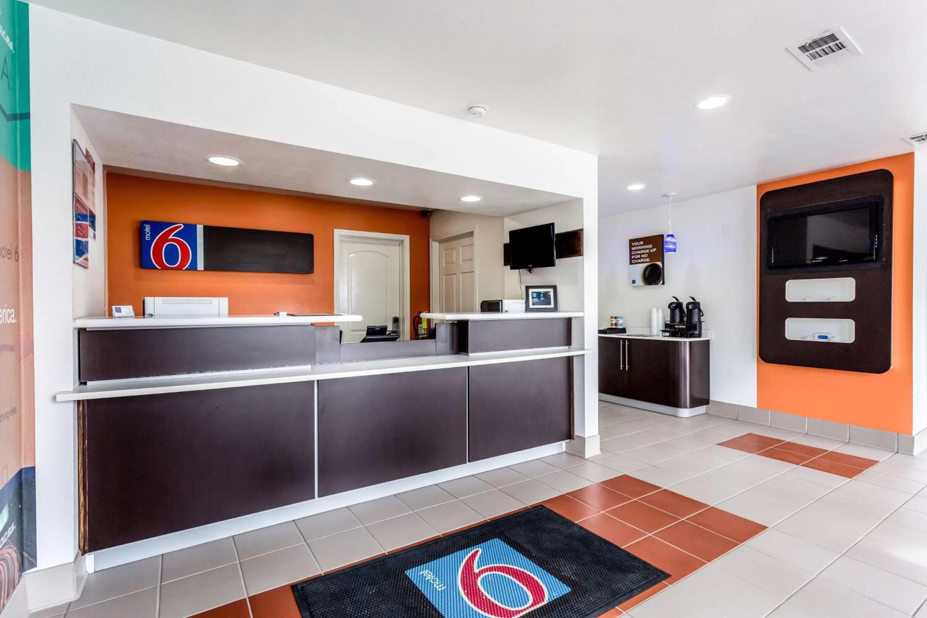 Lobby or reception in Motel 6-Bryan, TX - College Station