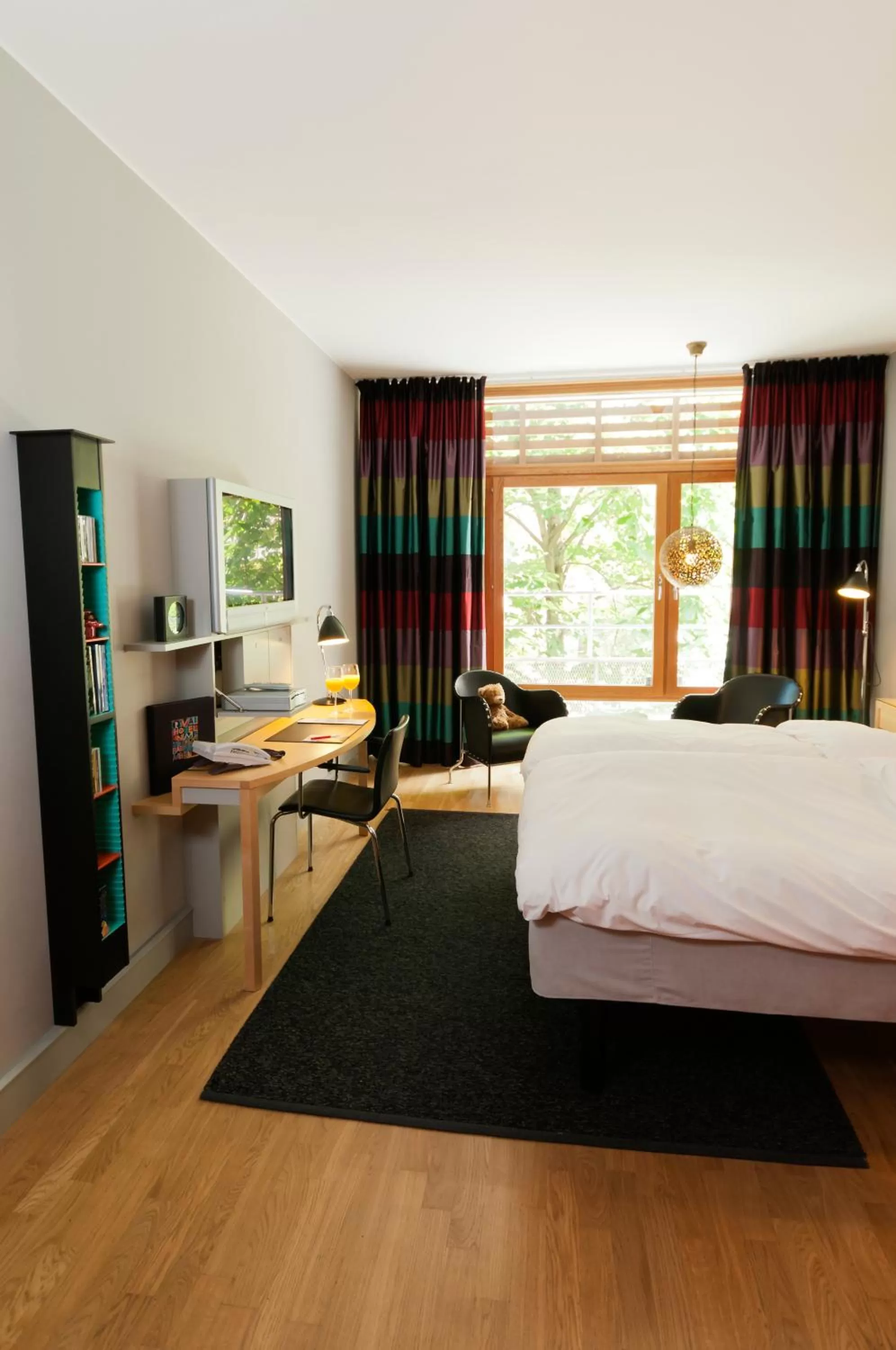 TV and multimedia, Bed in Hotel Rival