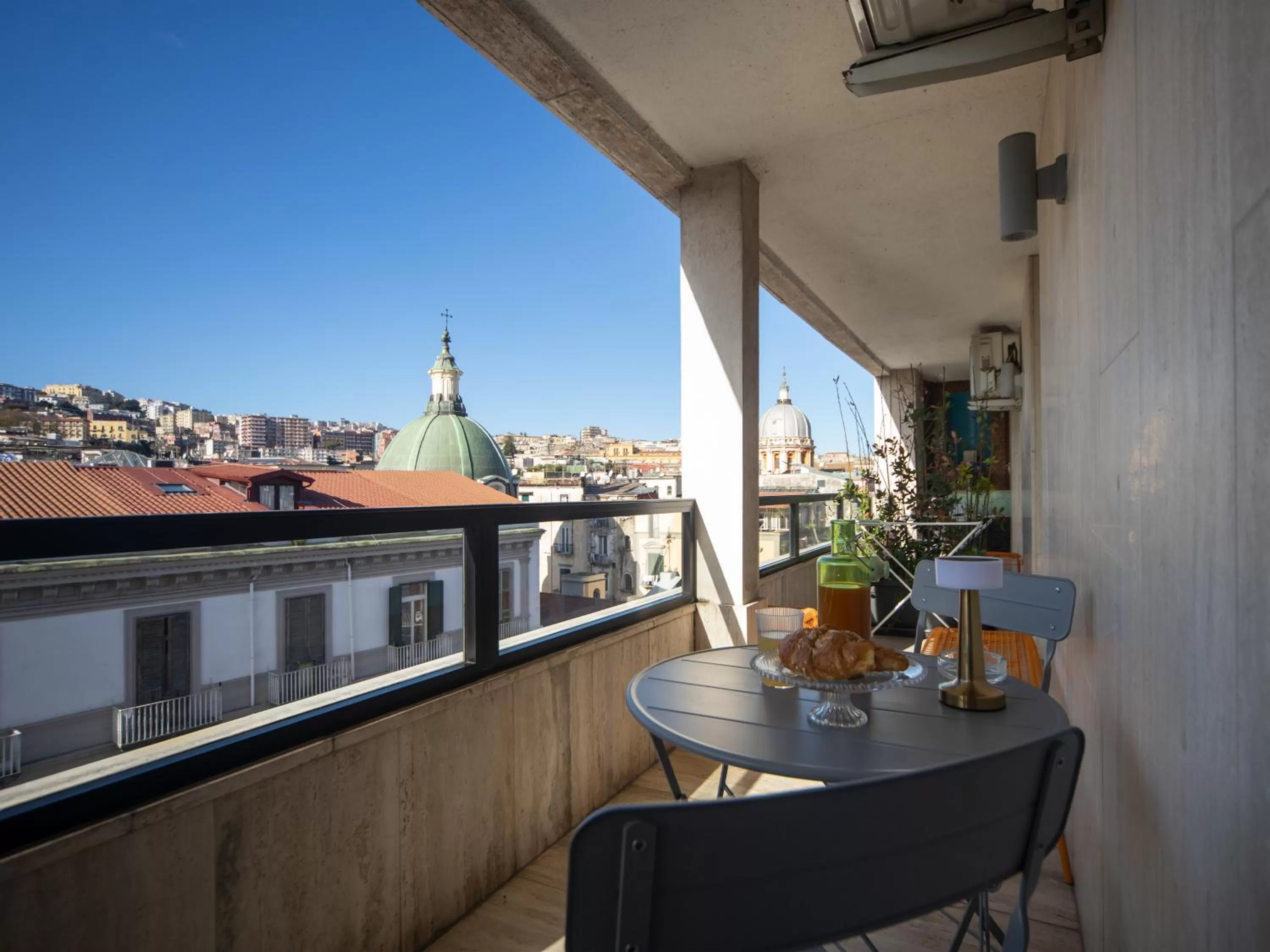 Day in Salotto Borbonico