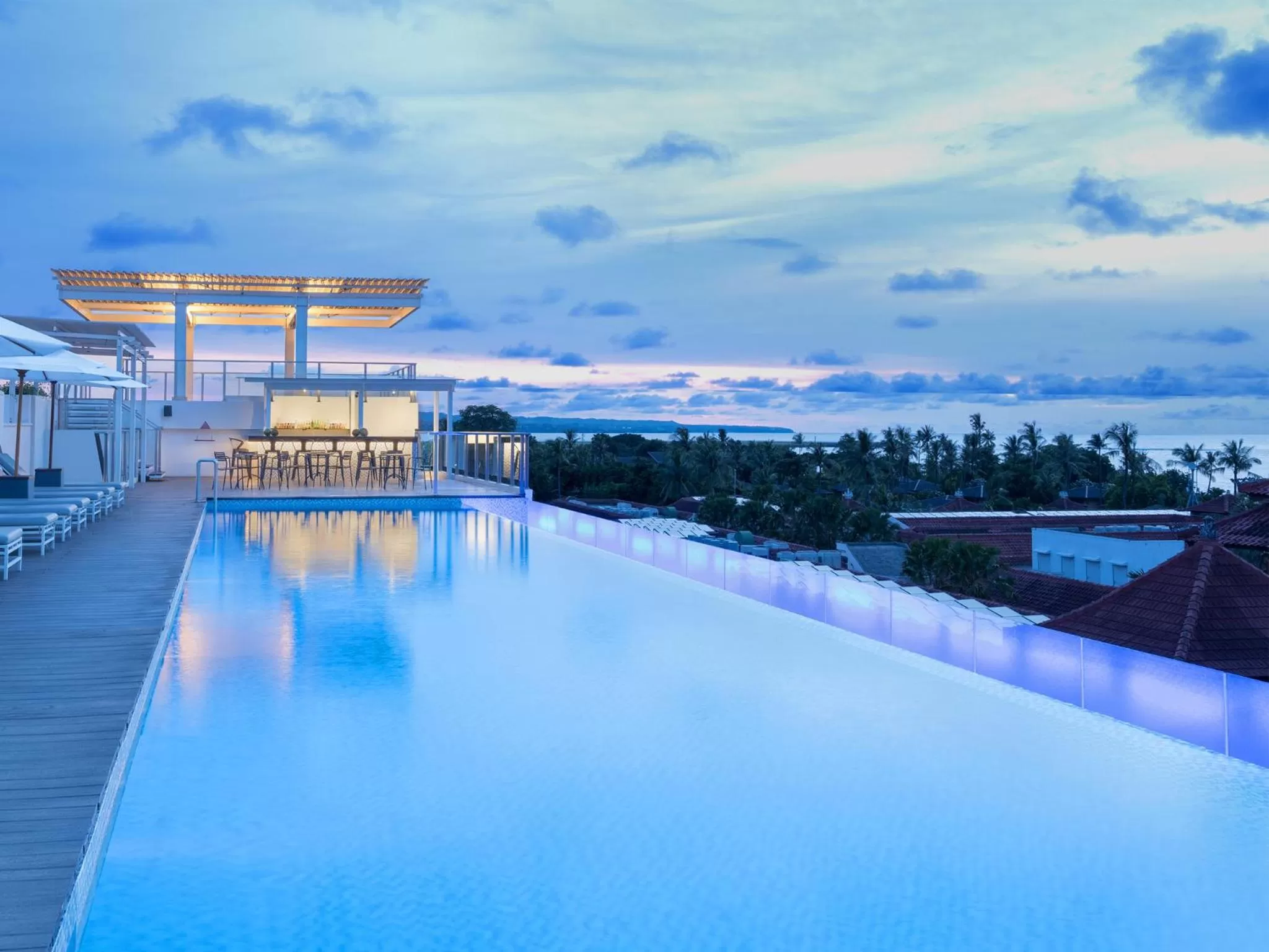 Restaurant/places to eat in Holiday Inn Express Baruna by IHG