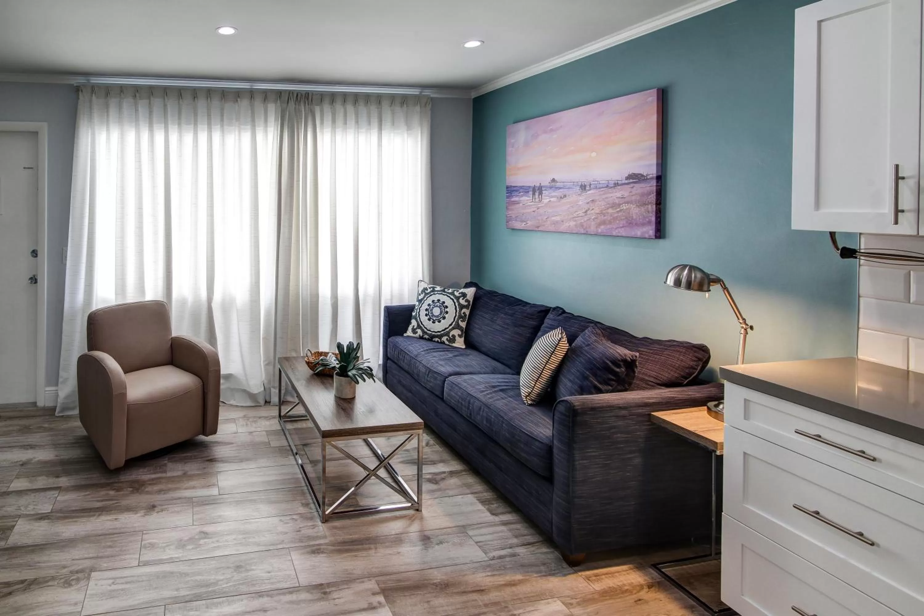 Living room in May-Dee Suites in Florida