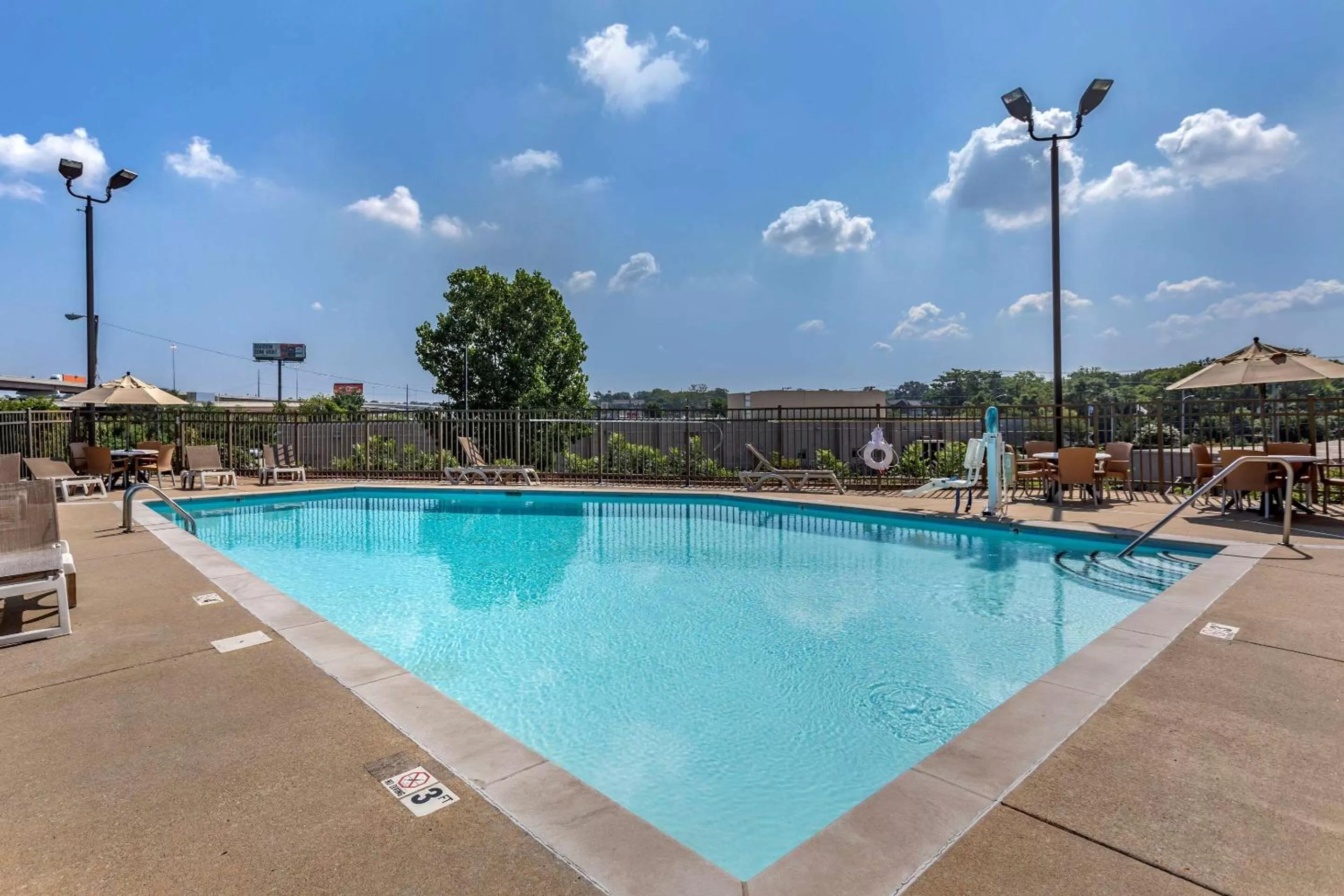 Activities in Comfort Inn Nashville West