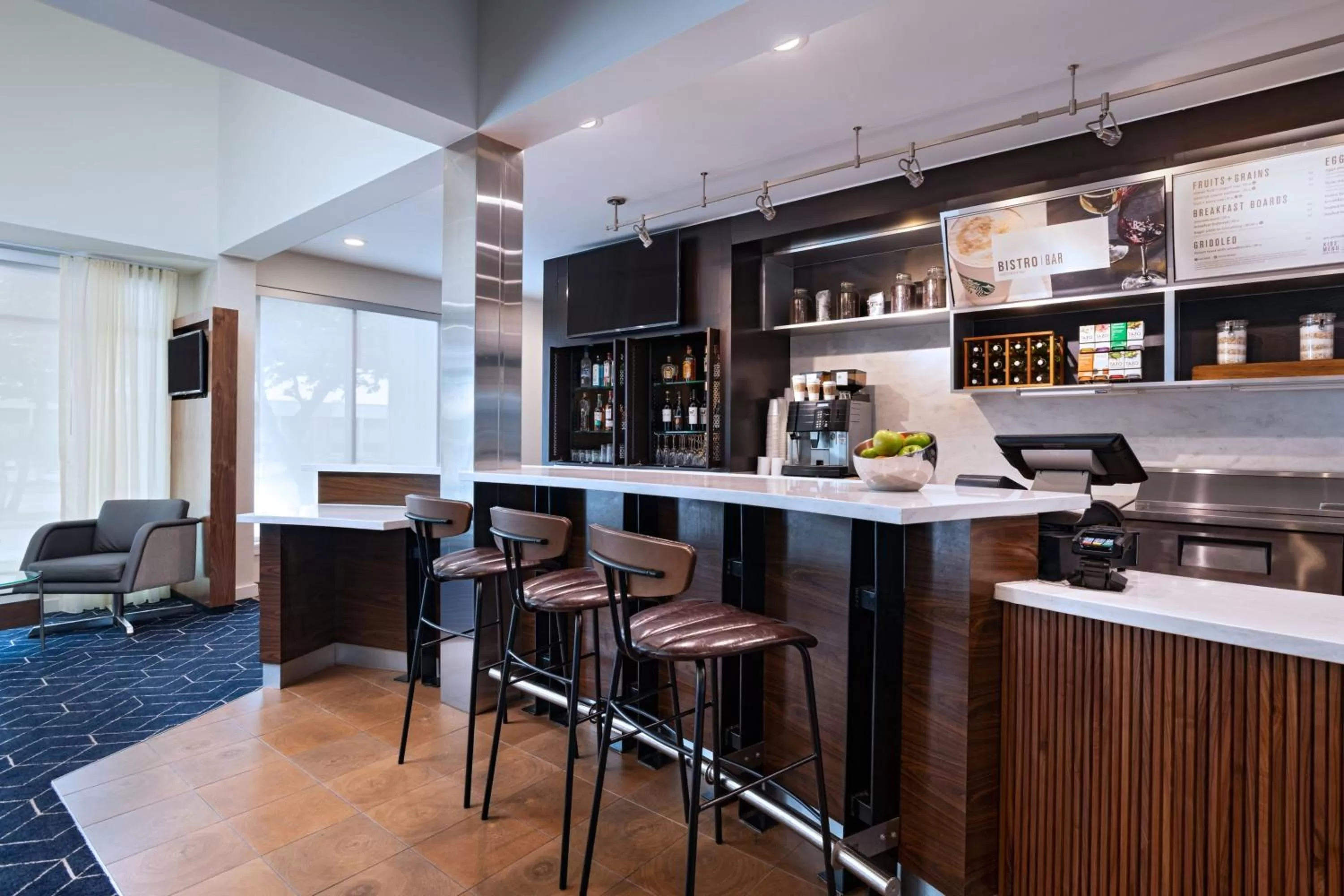 Breakfast in Courtyard by Marriott Dallas Richardson at Spring Valley