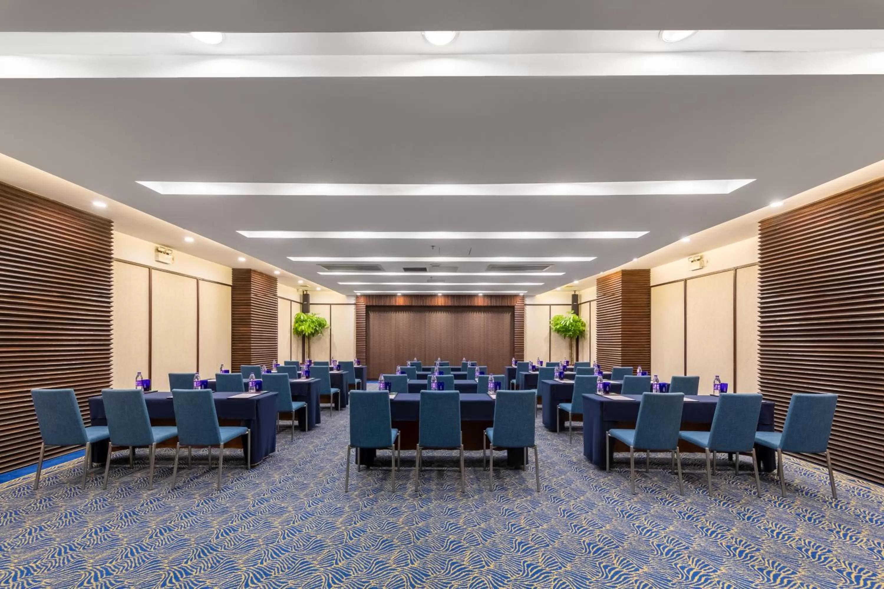 Meeting/conference room in Crowne Plaza Foshan by IHG