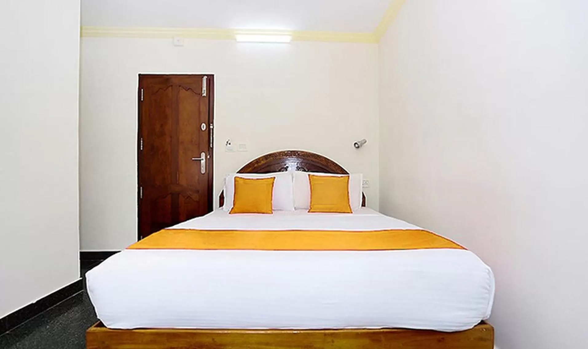 Bedroom, Bed in FabHotel Wateredge Beach Resort - 200m from Samudra Beach Park
