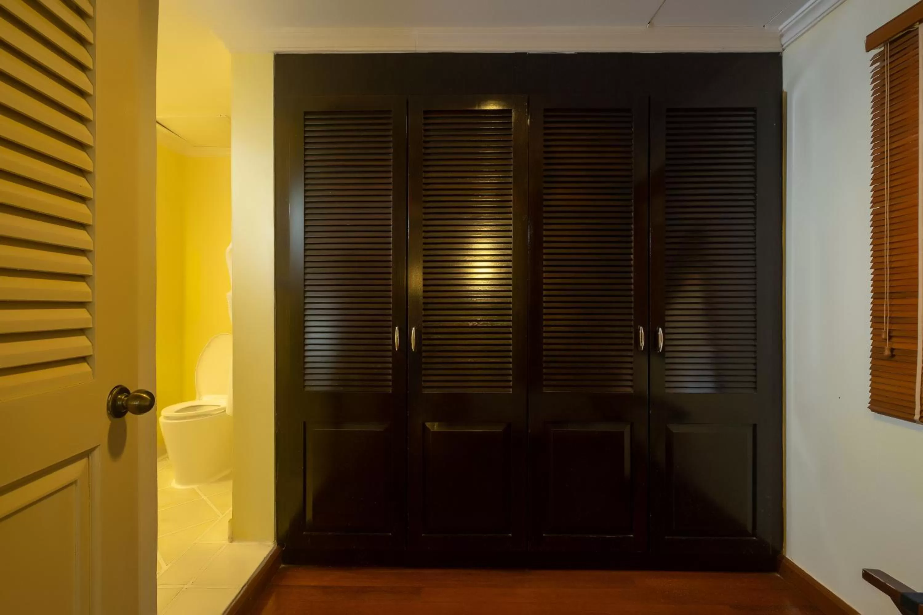 wardrobe in Rebak Island Resort & Marina, Langkawi 大自然 野生动物与美食爱好者的天堂