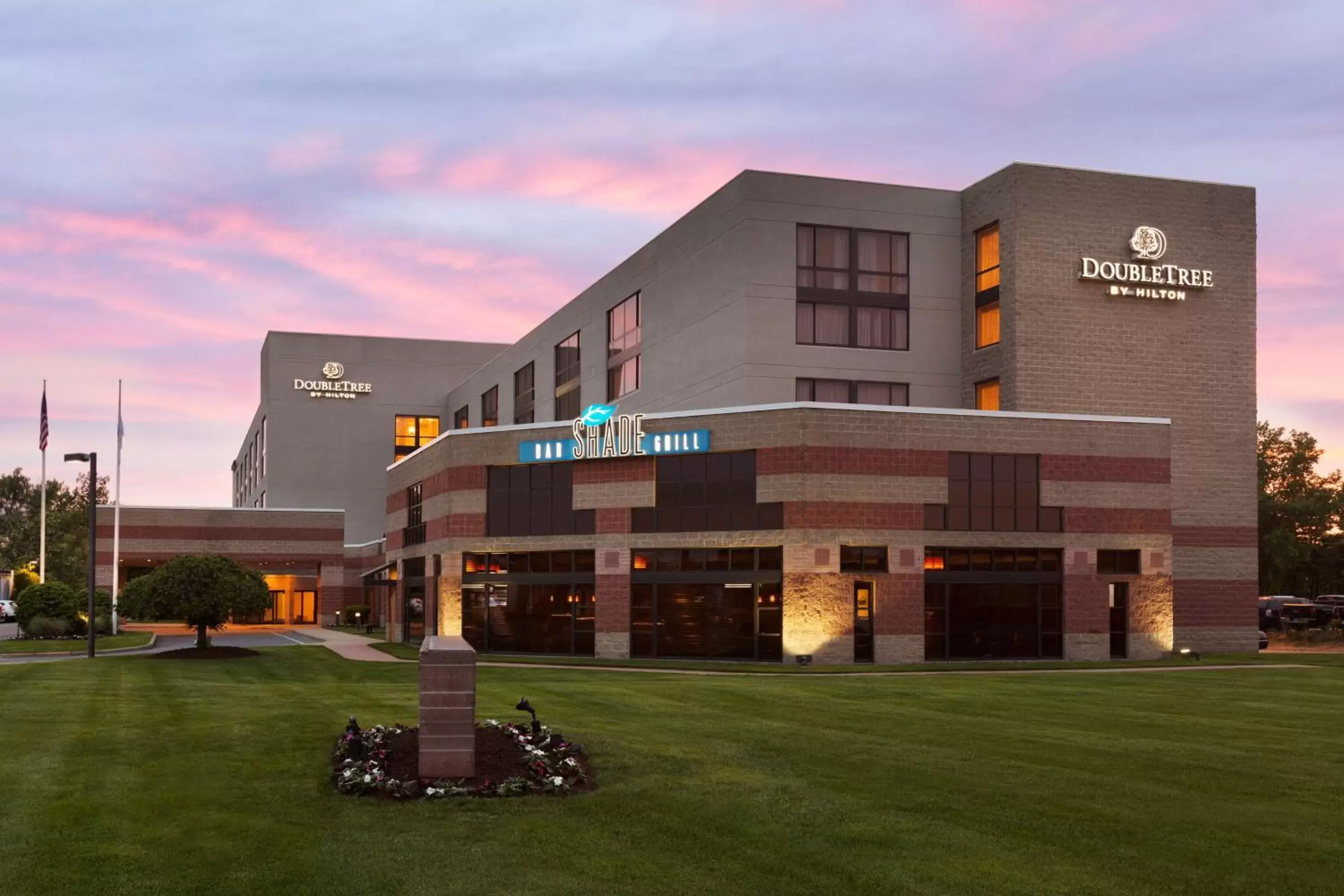 DoubleTree by Hilton Bradley International Airport DoubleTree by Hilton Bradley International Airport