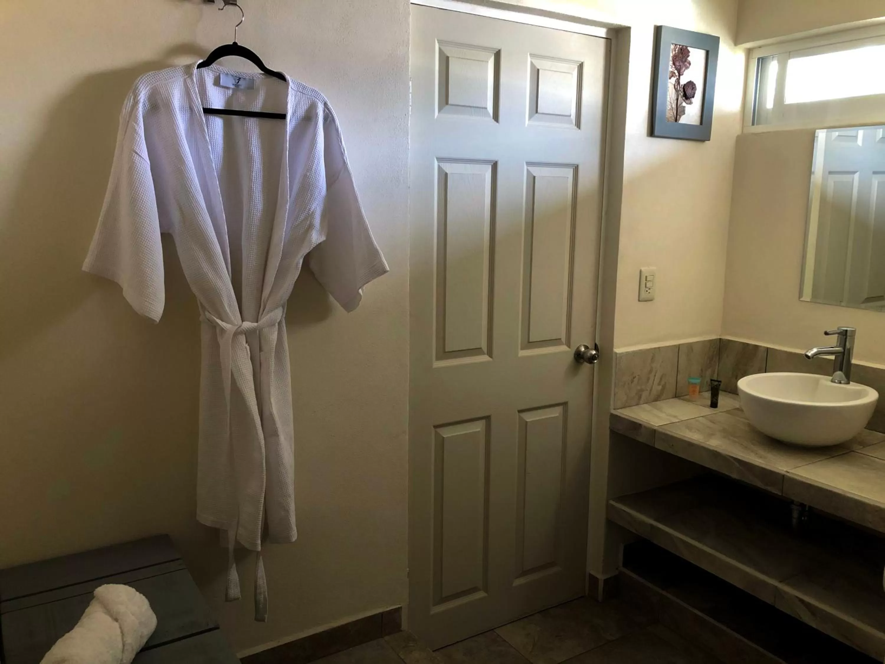 Shower in AOHOM SANTUARIO HOTEL & SPA