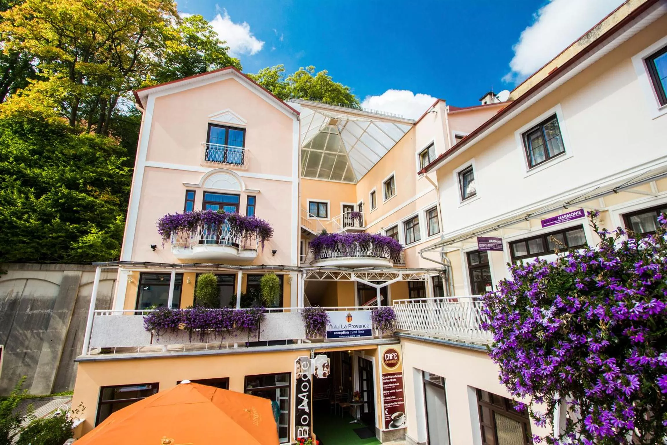 Property building in Apartma La Provence