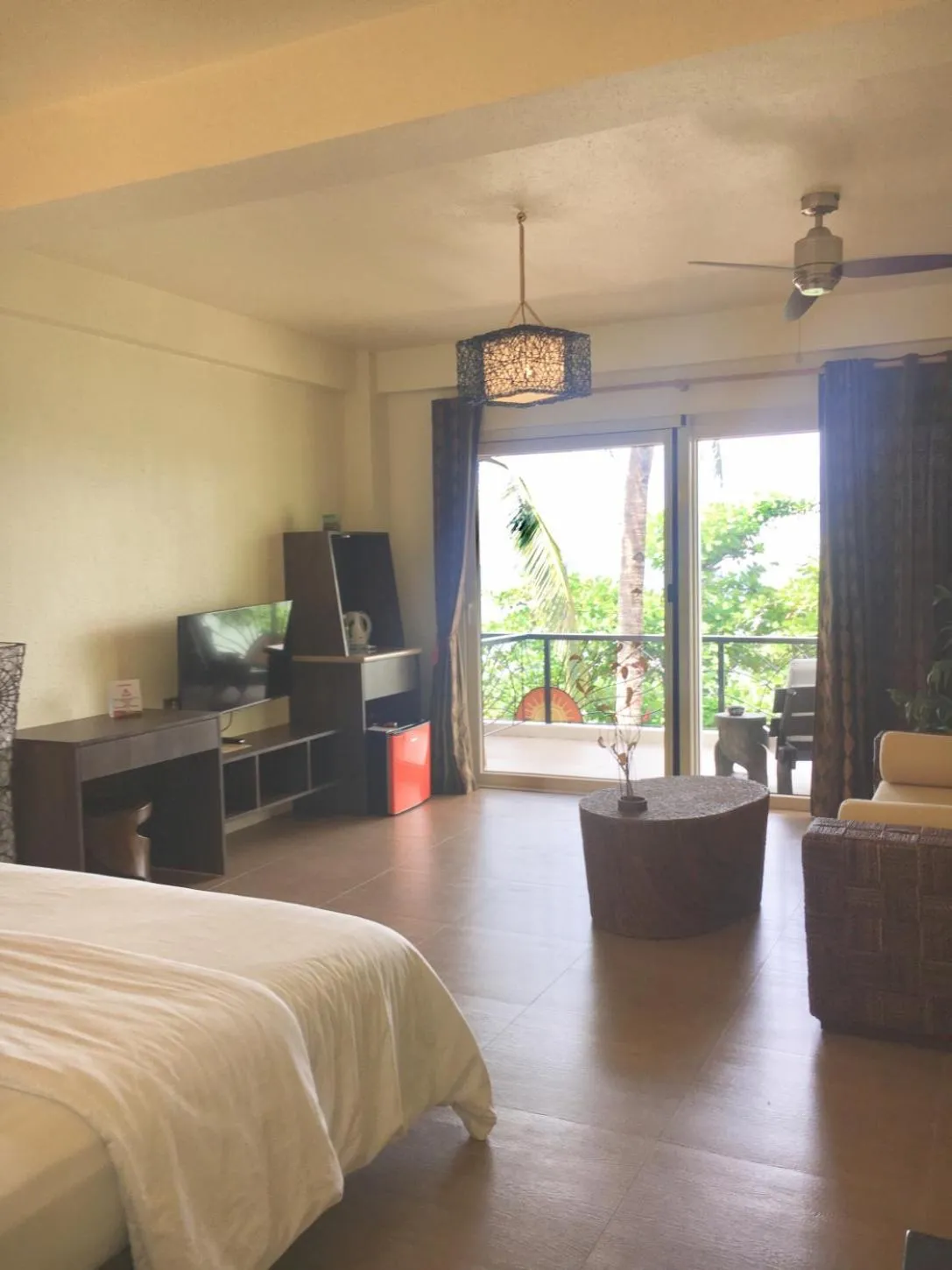 Photo of the whole room in Sunset At Aninuan Beach Resort