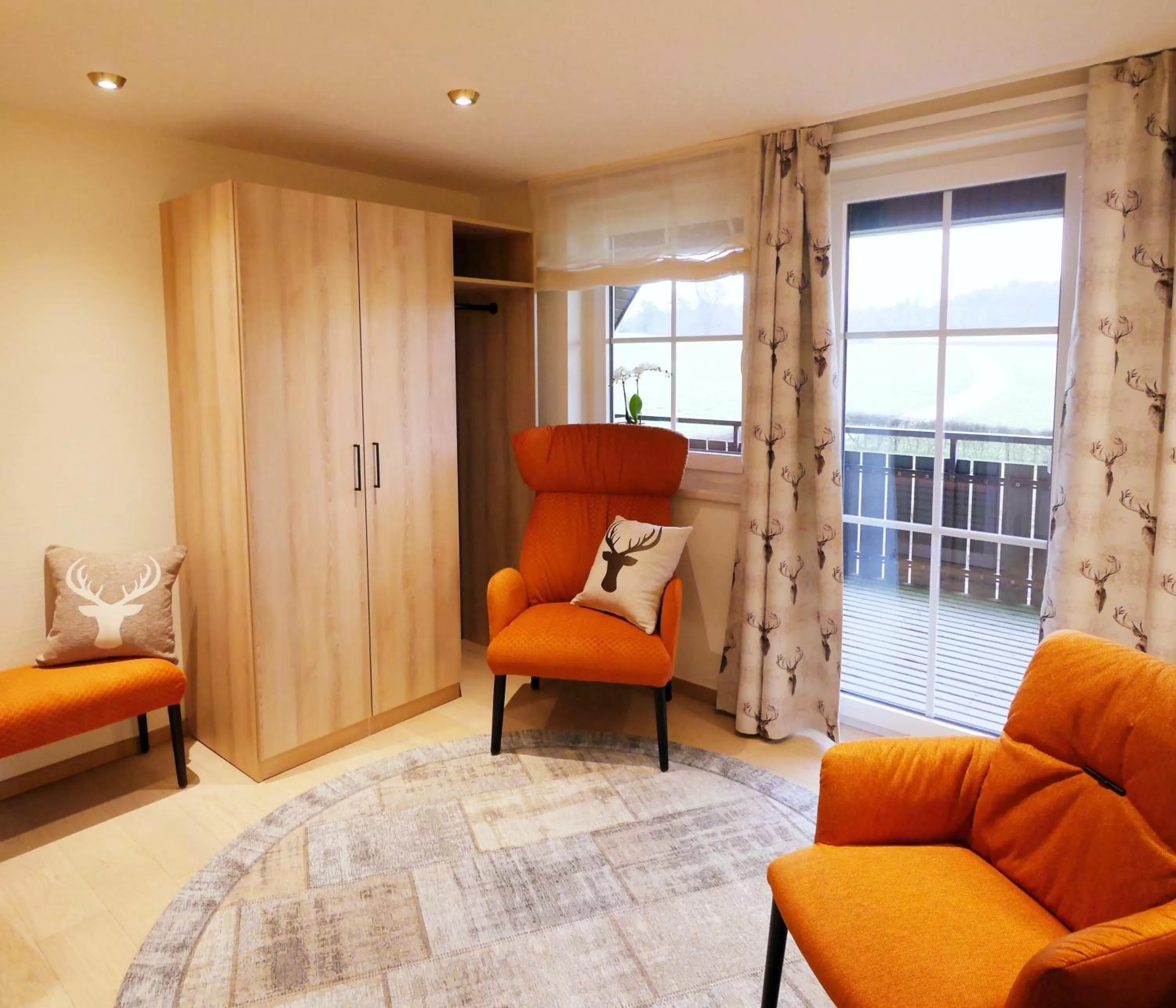 Living room, Bed in Berghotel Zollersteighof